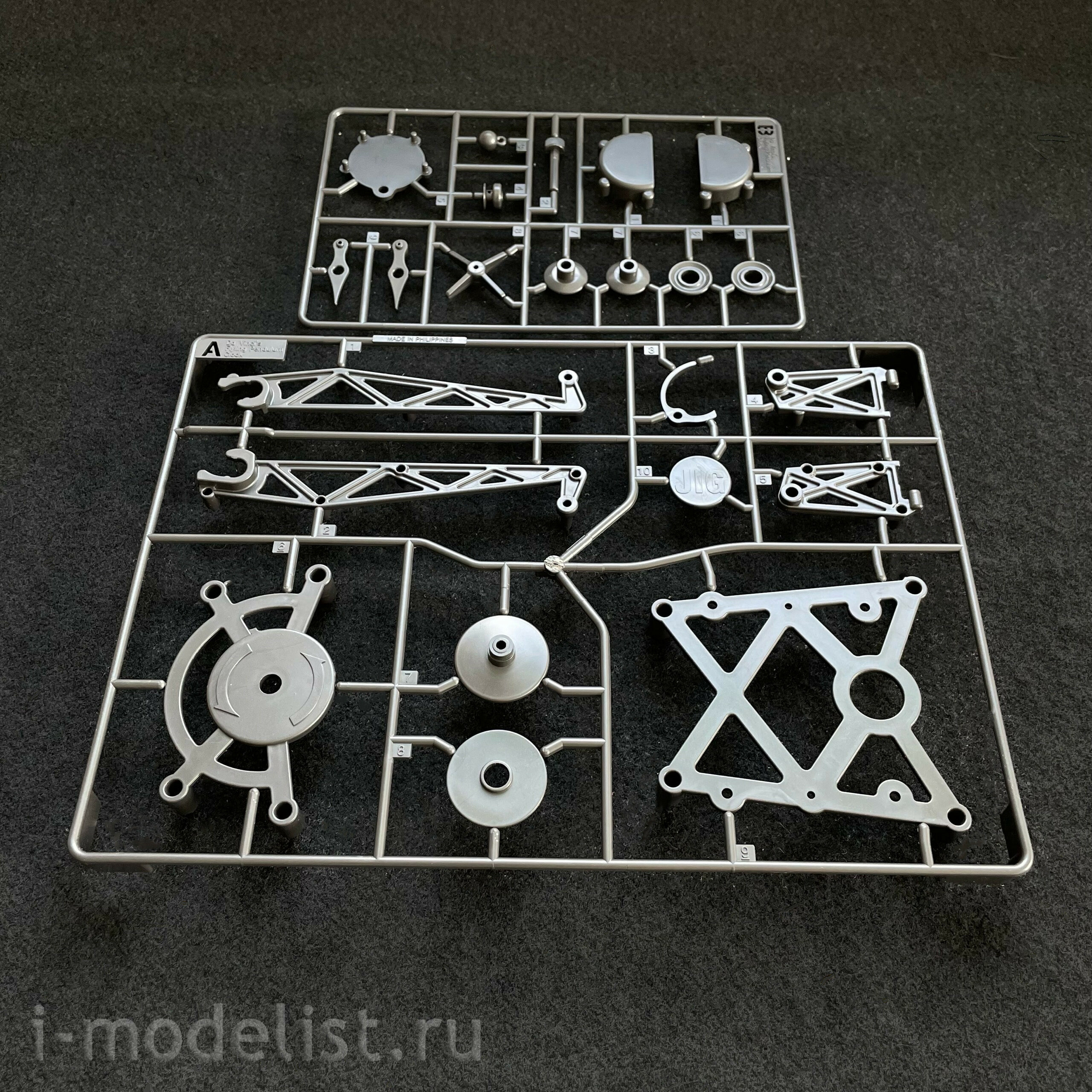 18157 Academy DAVINCI FLYING PENDULUM CLOCK