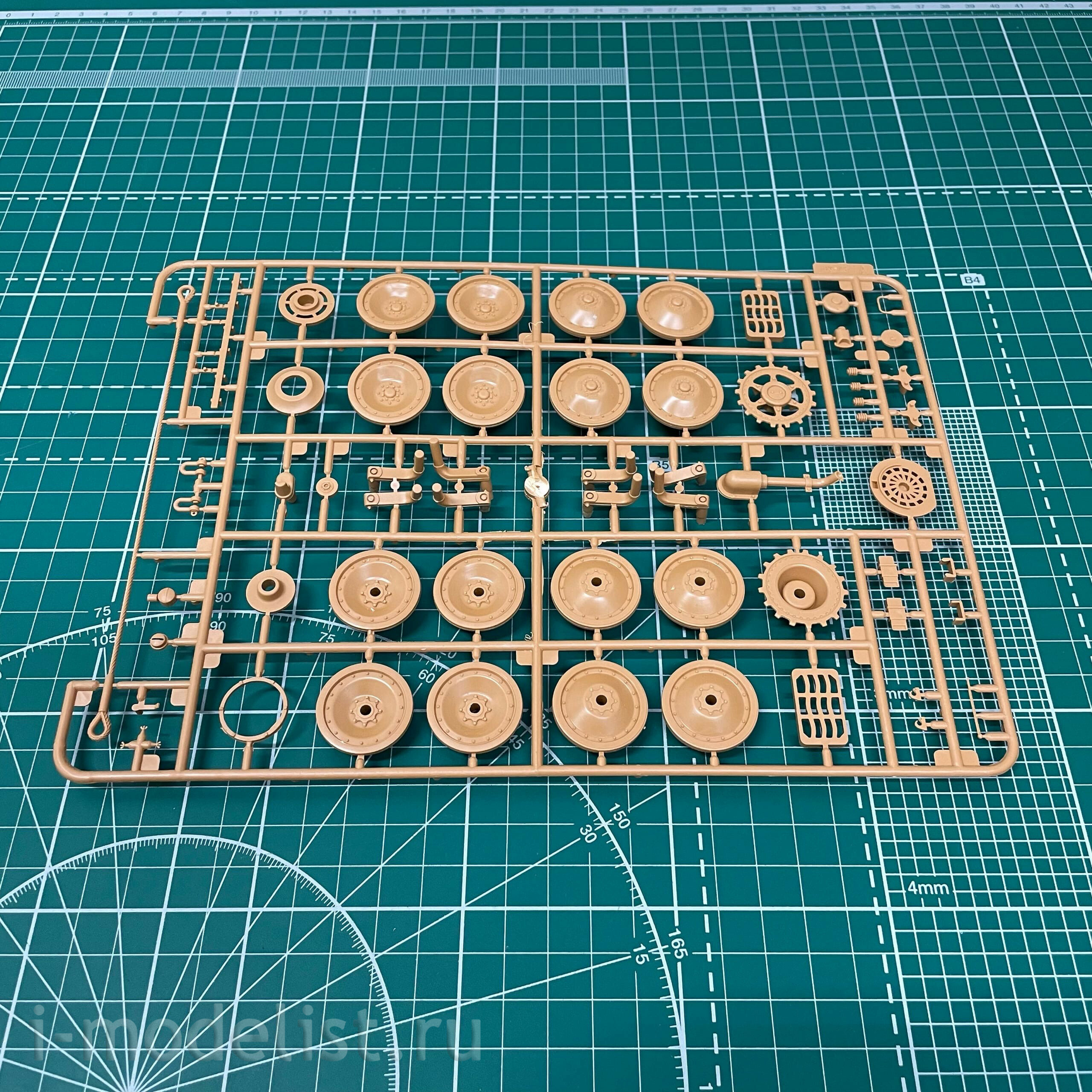 303550 Modeler 1/35 German Panther D Tank
