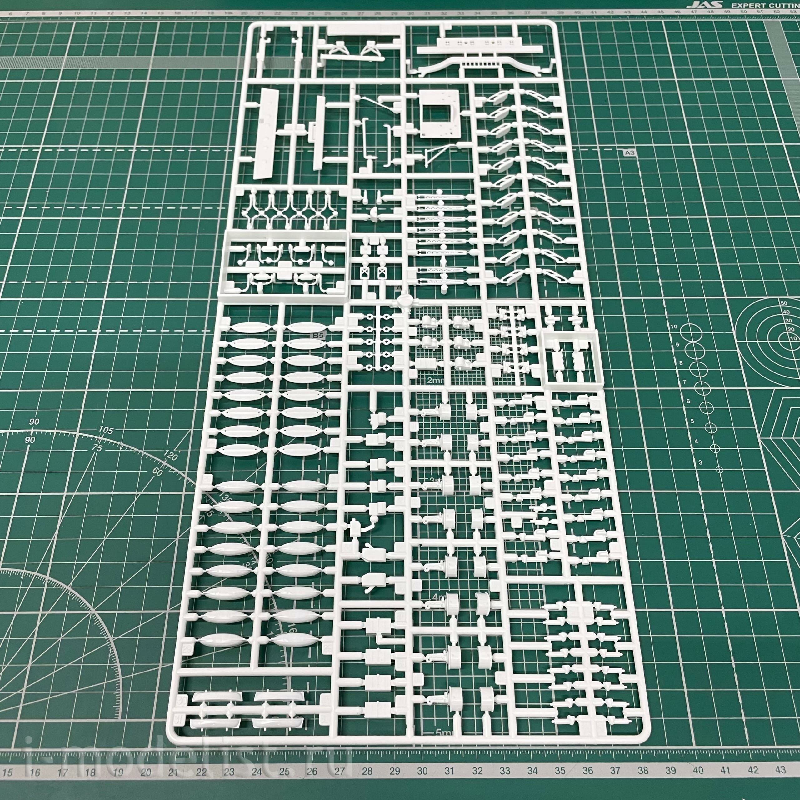 140015 Modeler 1/400 Liner 