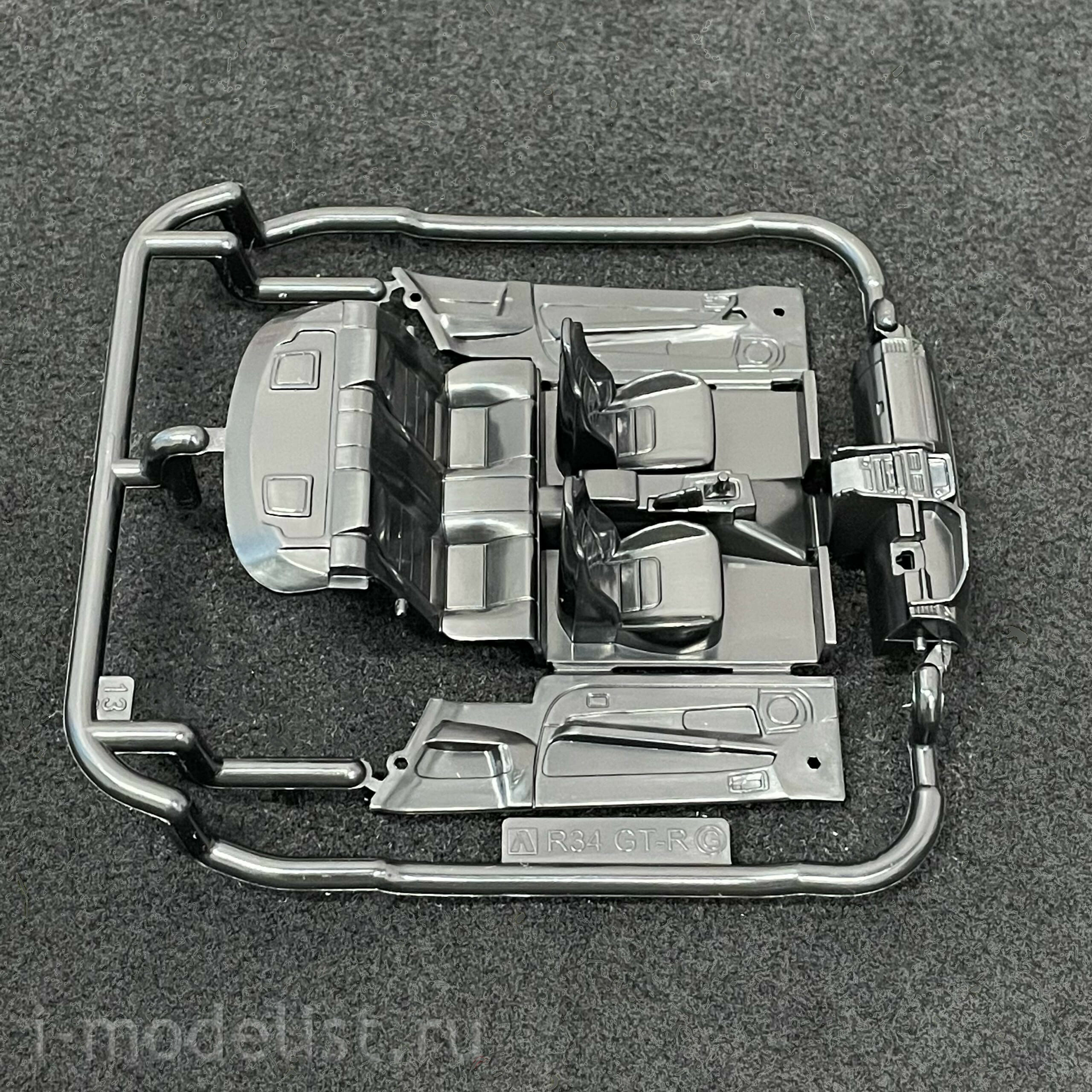 06251 Aoshima 1/32 Nissan R34 Skyline GT-R - White (The Snap Kit)