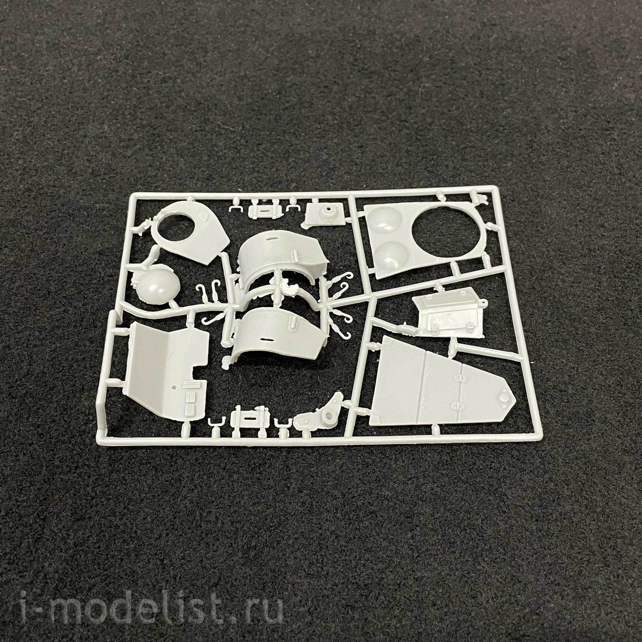 3523 Maket 1/35 Light armored car FAI