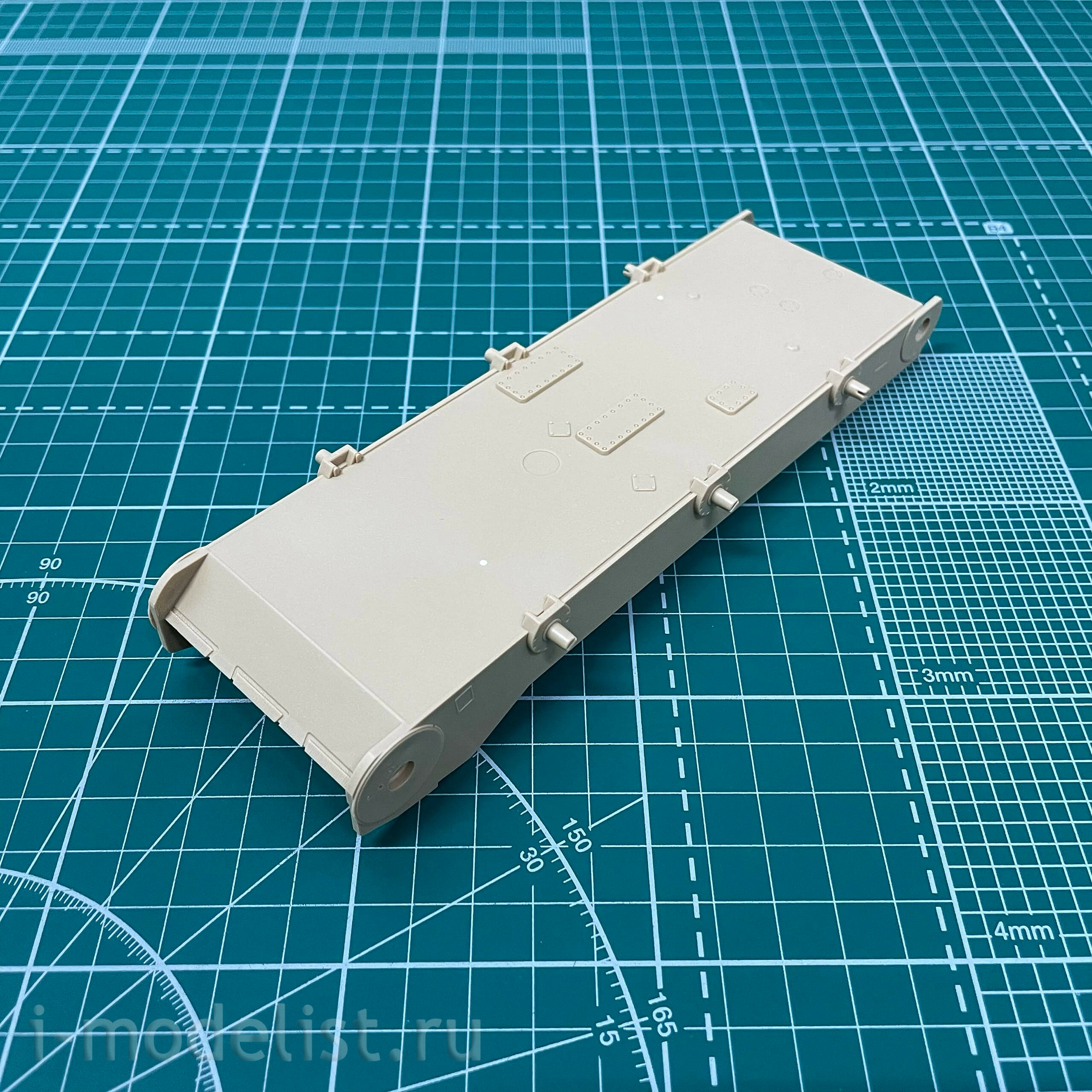 35A033 Amusing Hobby 1/35 ELEFANT Self-propelled gun (interior + zimmerite)