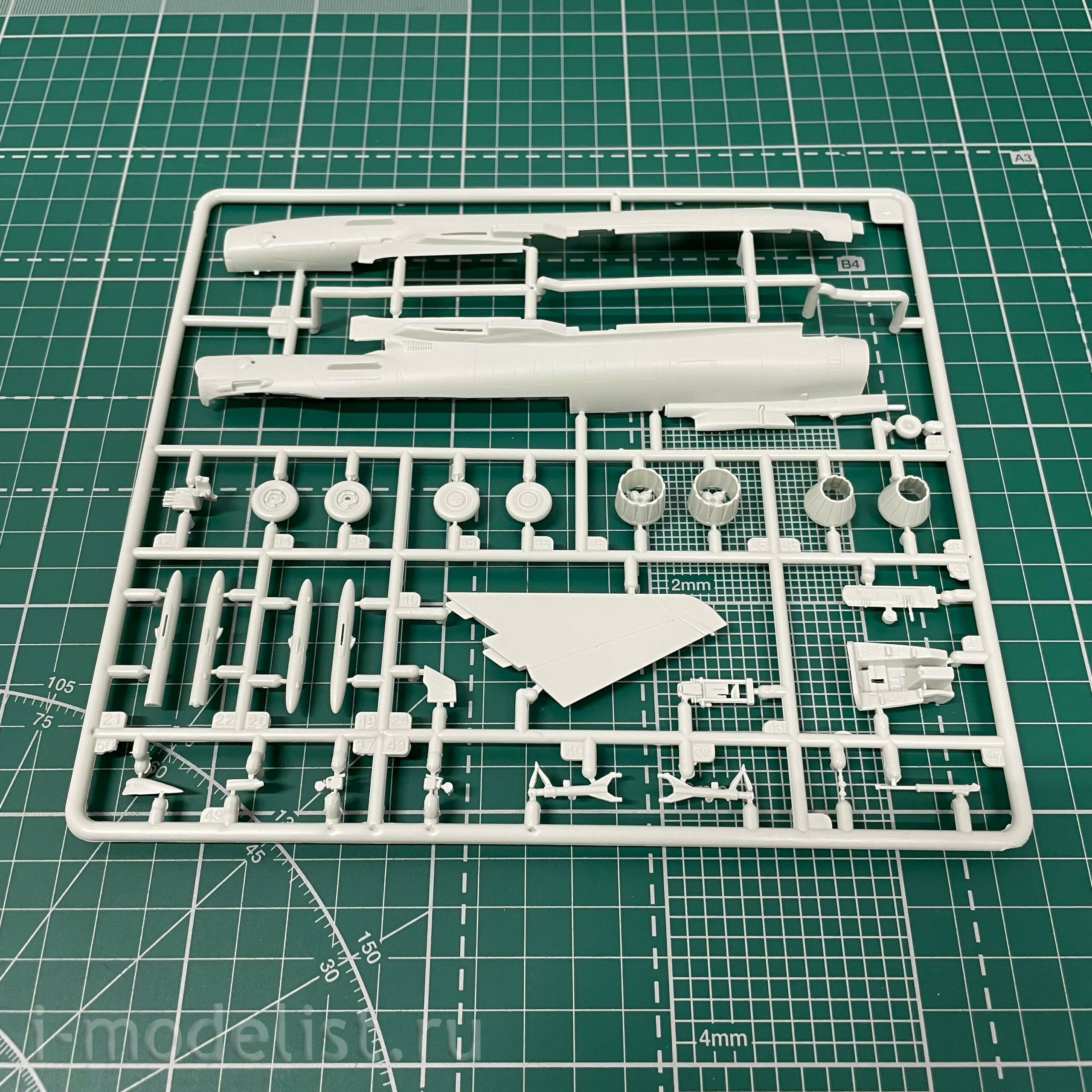 03900 Revell 1/72 100 years RAF: Eurofighter Typhoon