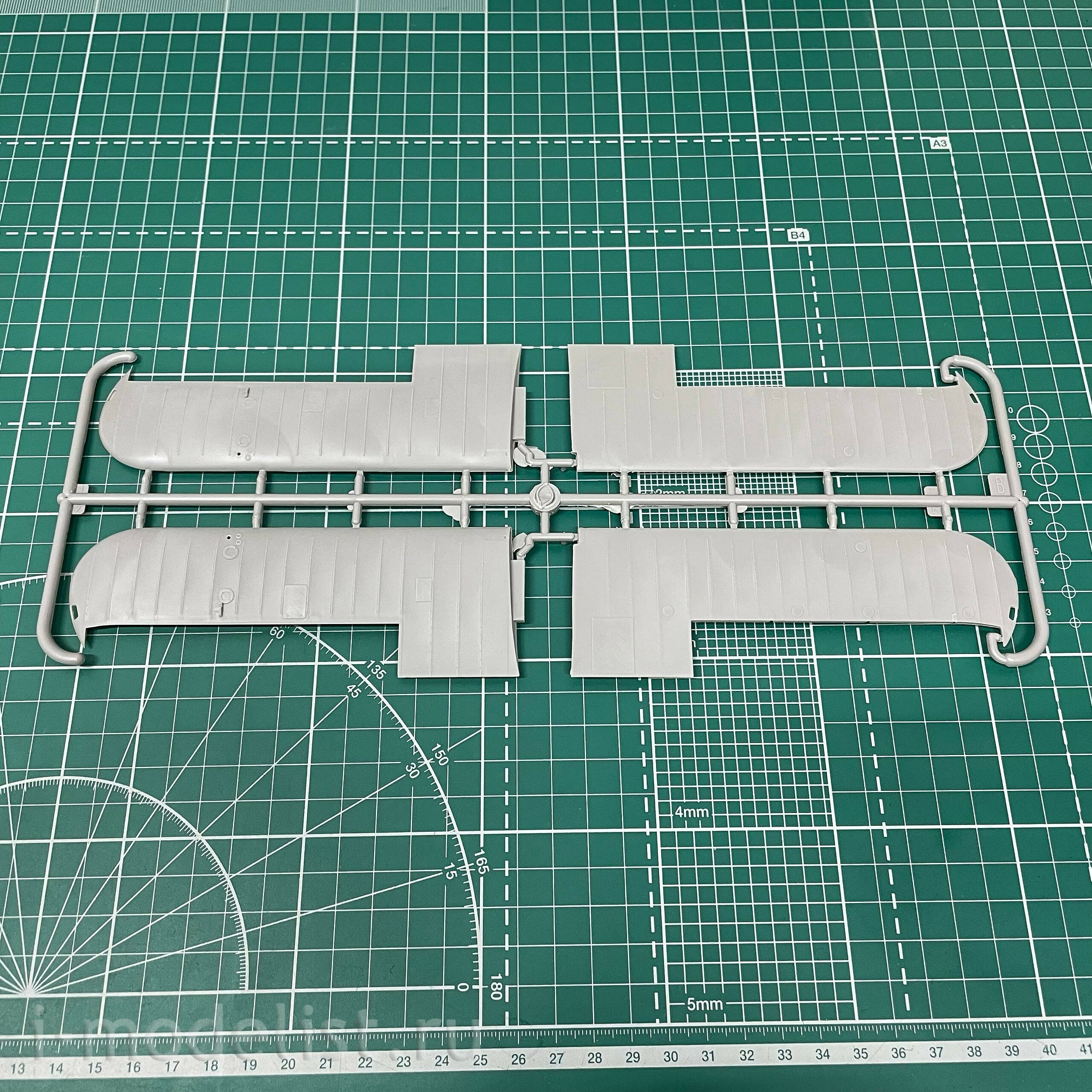 631 Roden 1/32 Boeing Stearman PT-17 Kaydet Aircraft