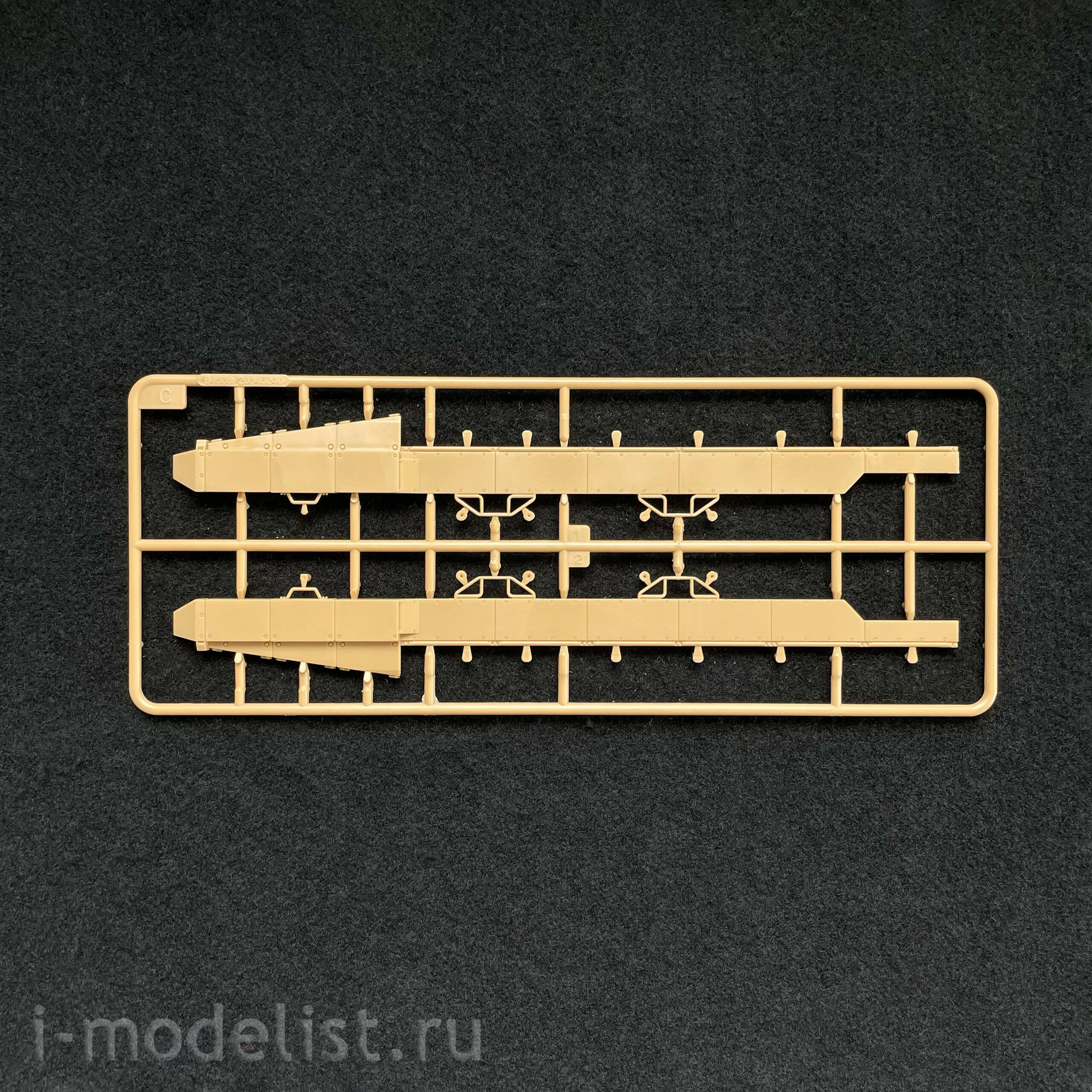 84570 HobbyBoss 1/35 German bridge laying machine IGUANA PSB-2-14(m)
