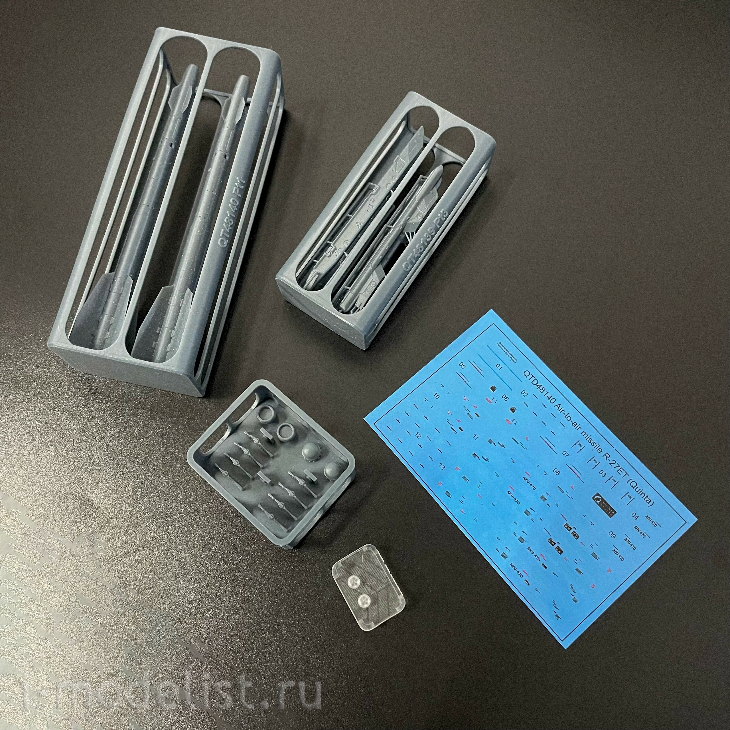 QT48140 Quinta Studio 1/48 Ракеты «воздух-воздух» Р-27ЭТ с пусковыми устройствами, 2 шт. (для любых моделей)