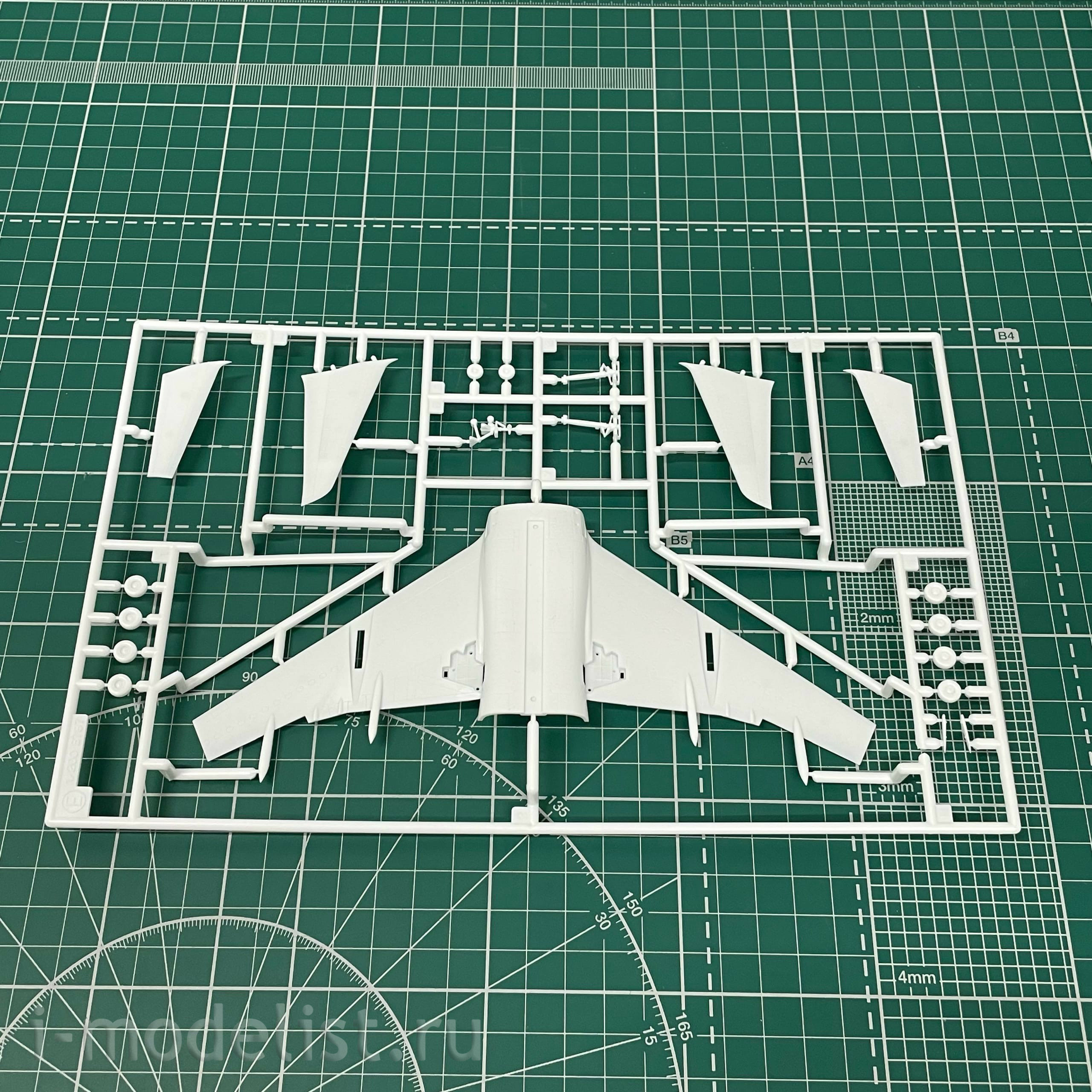 10807 Hasegawa 1/200 B787-8 DEMONSTRATOR 1ST