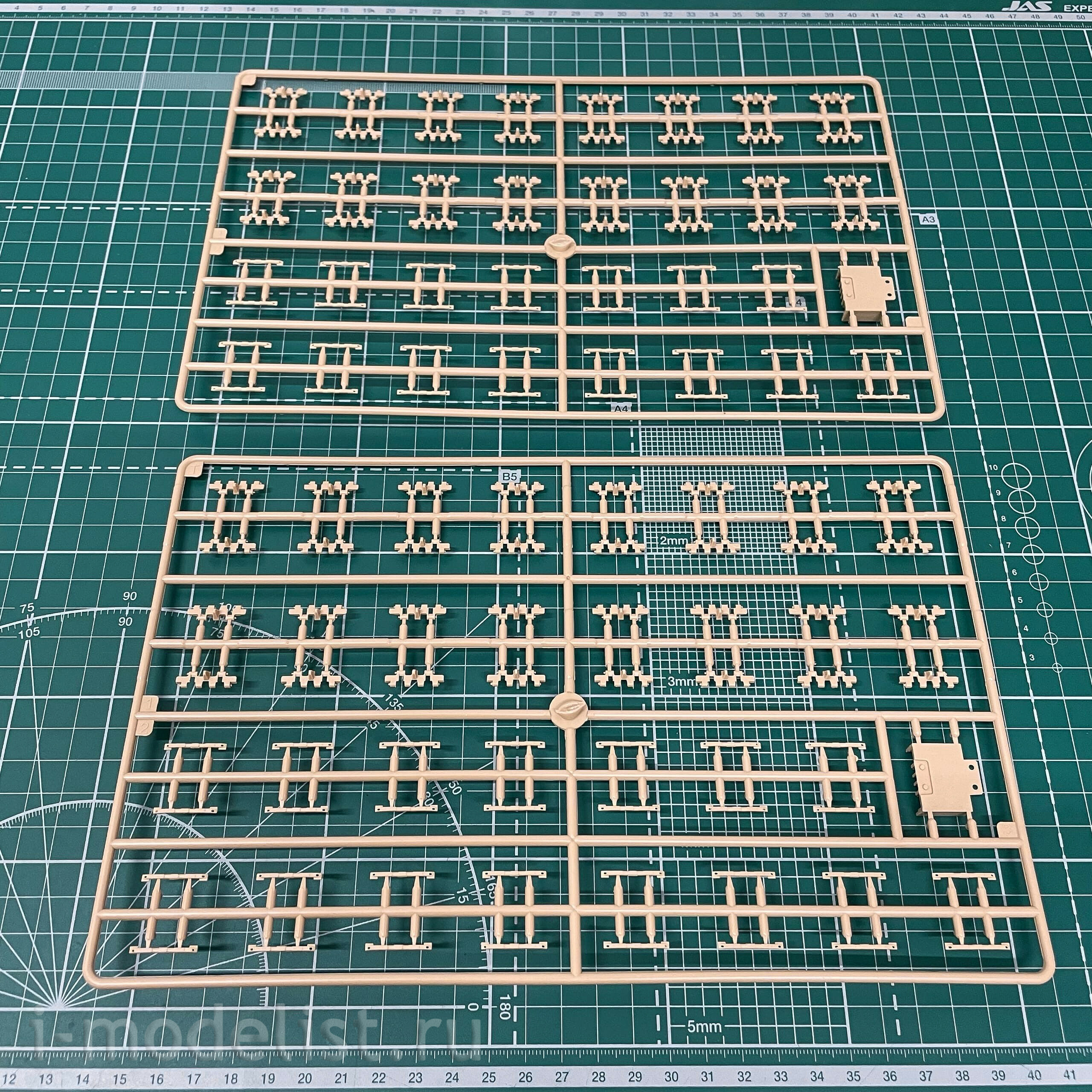 35A023 Amusing Hobby 1/35 Pz.Kpfw.VI Tiger(P)