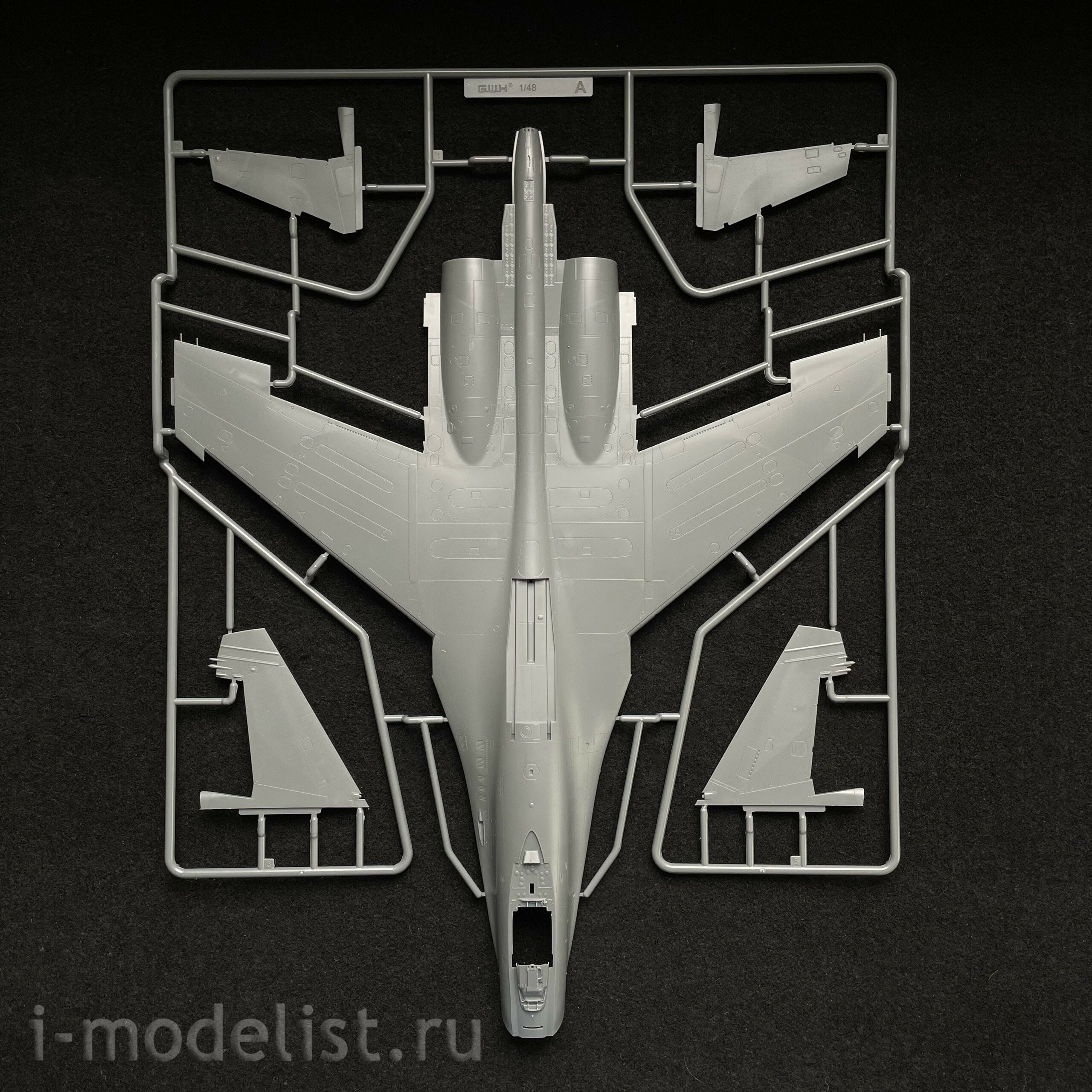 S4818 Great Wall Hobby 1/48 Sukhoi-27 Flanker-B fighter of the Chinese Air Force (30 years of service)
