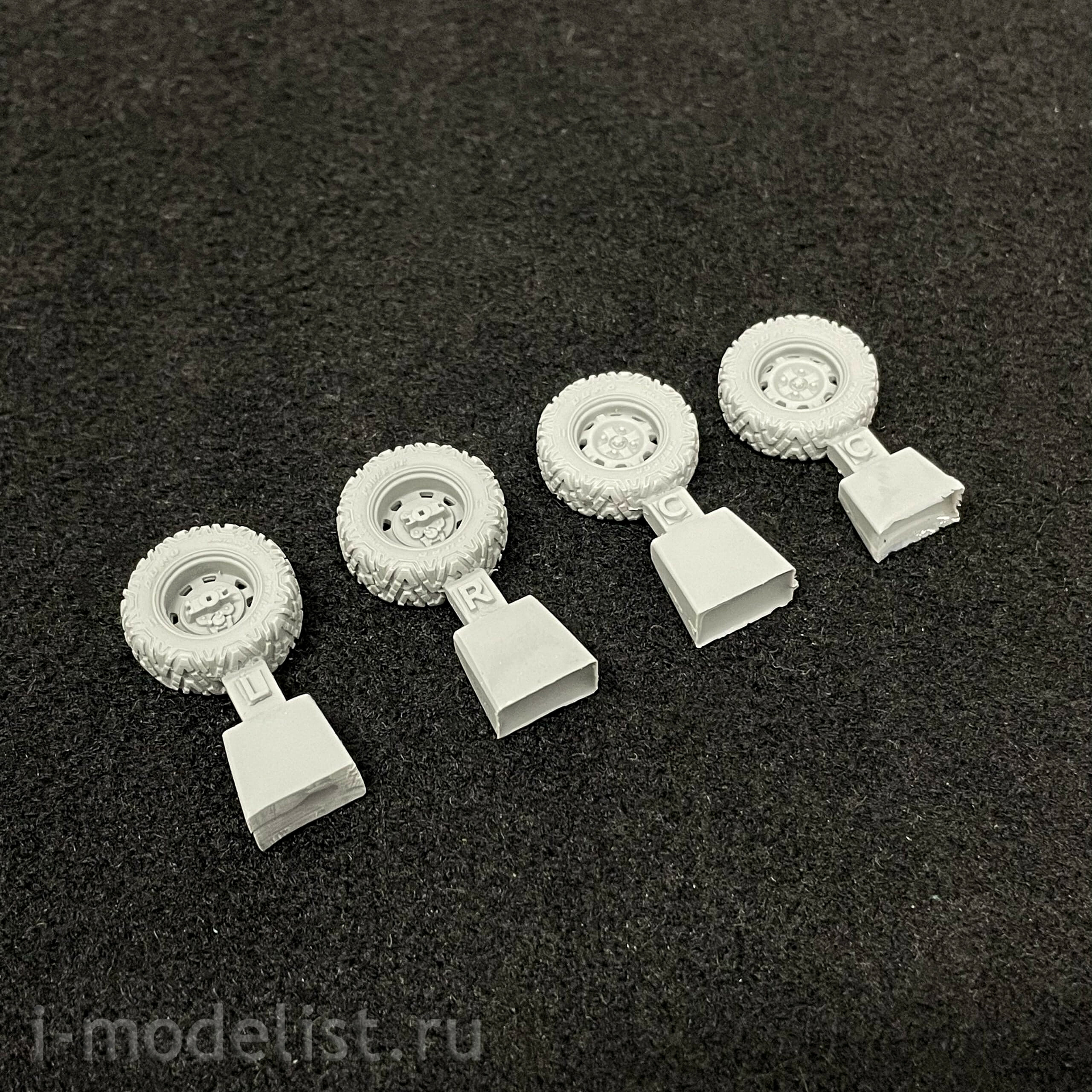 35245 Miniarm 1/35 ATV AM-1