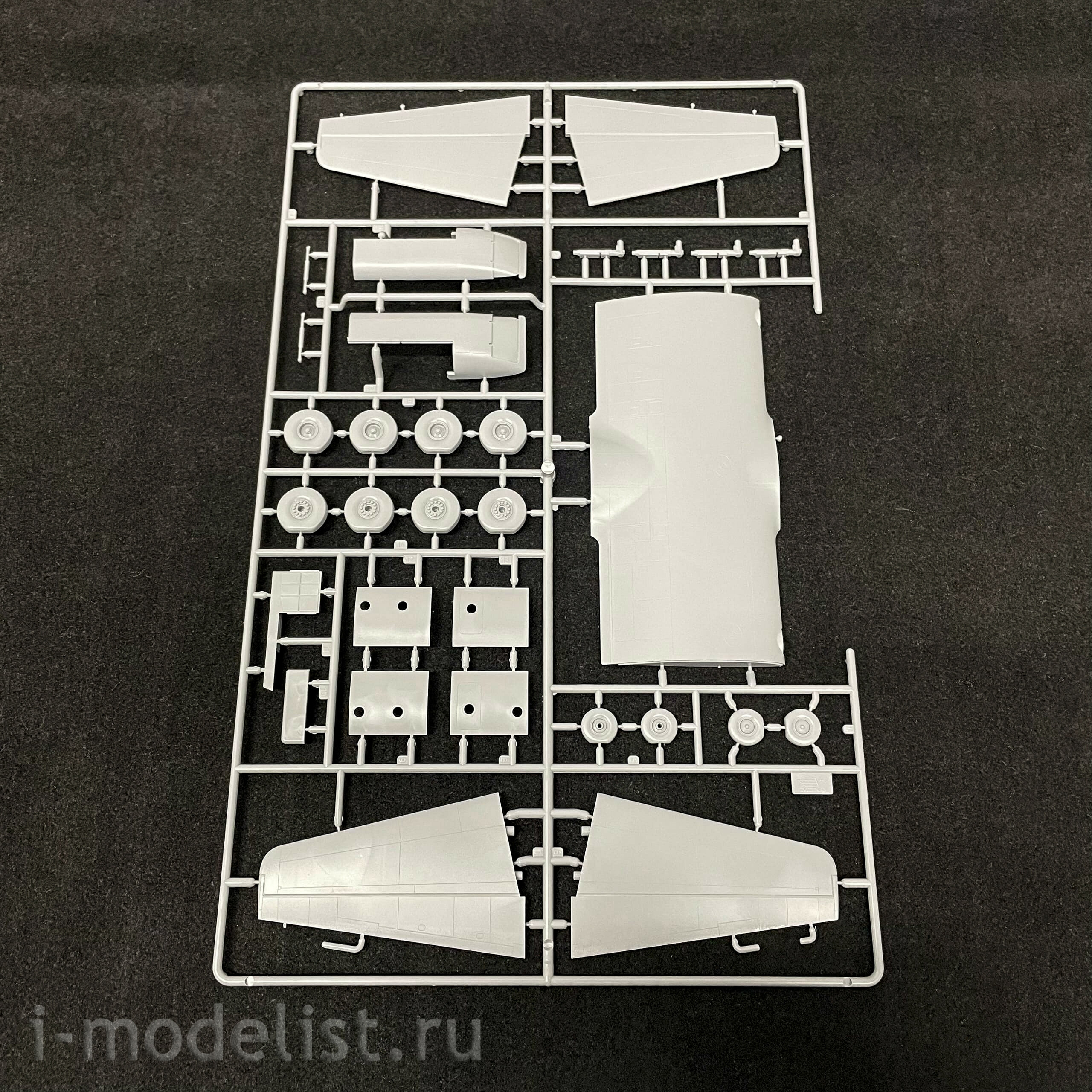 7325 Zvezda 1/72 American military transport aircraft C-130J