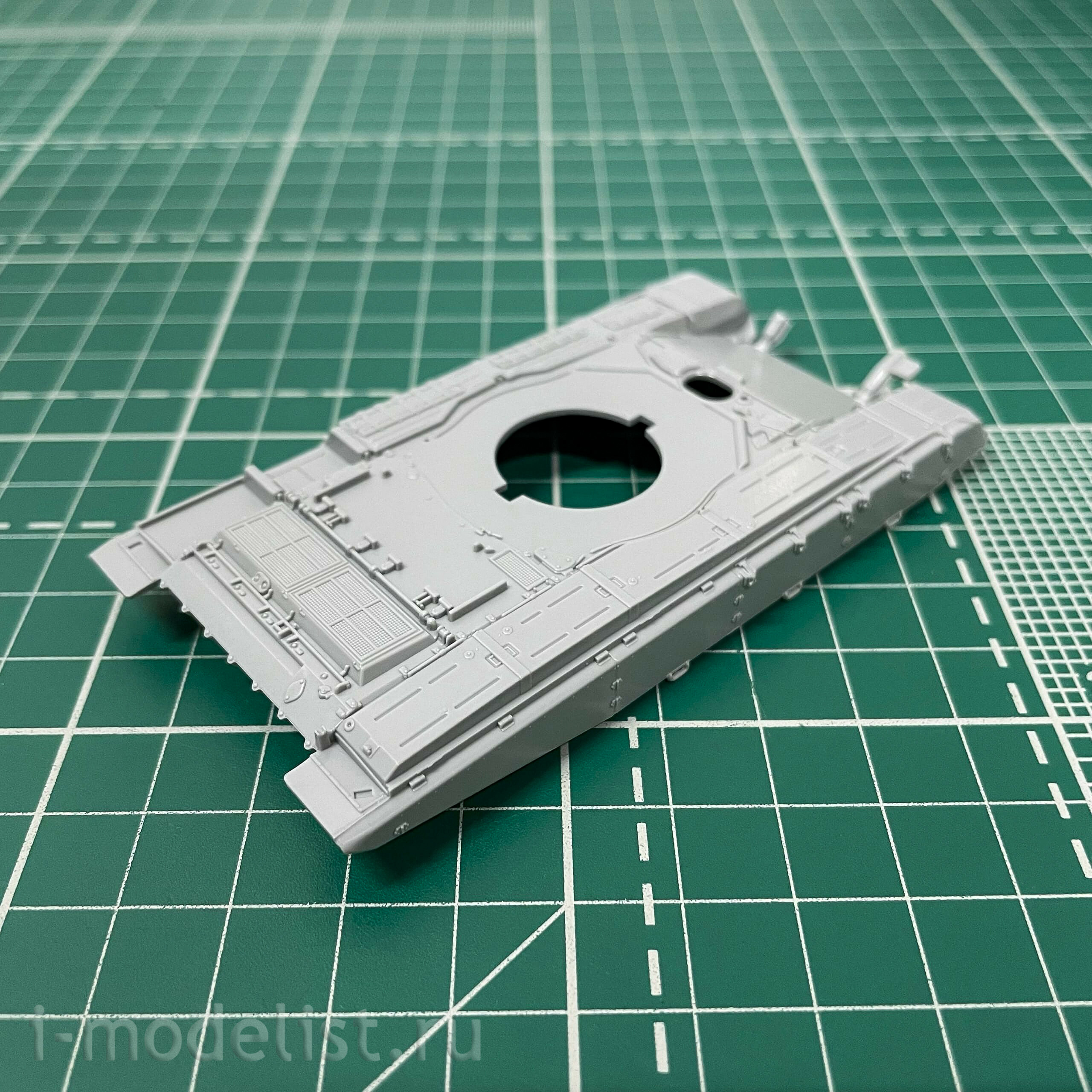 5020П Zvezda 1/72 Подарочный набор: Российский основной боевой танк Т-90