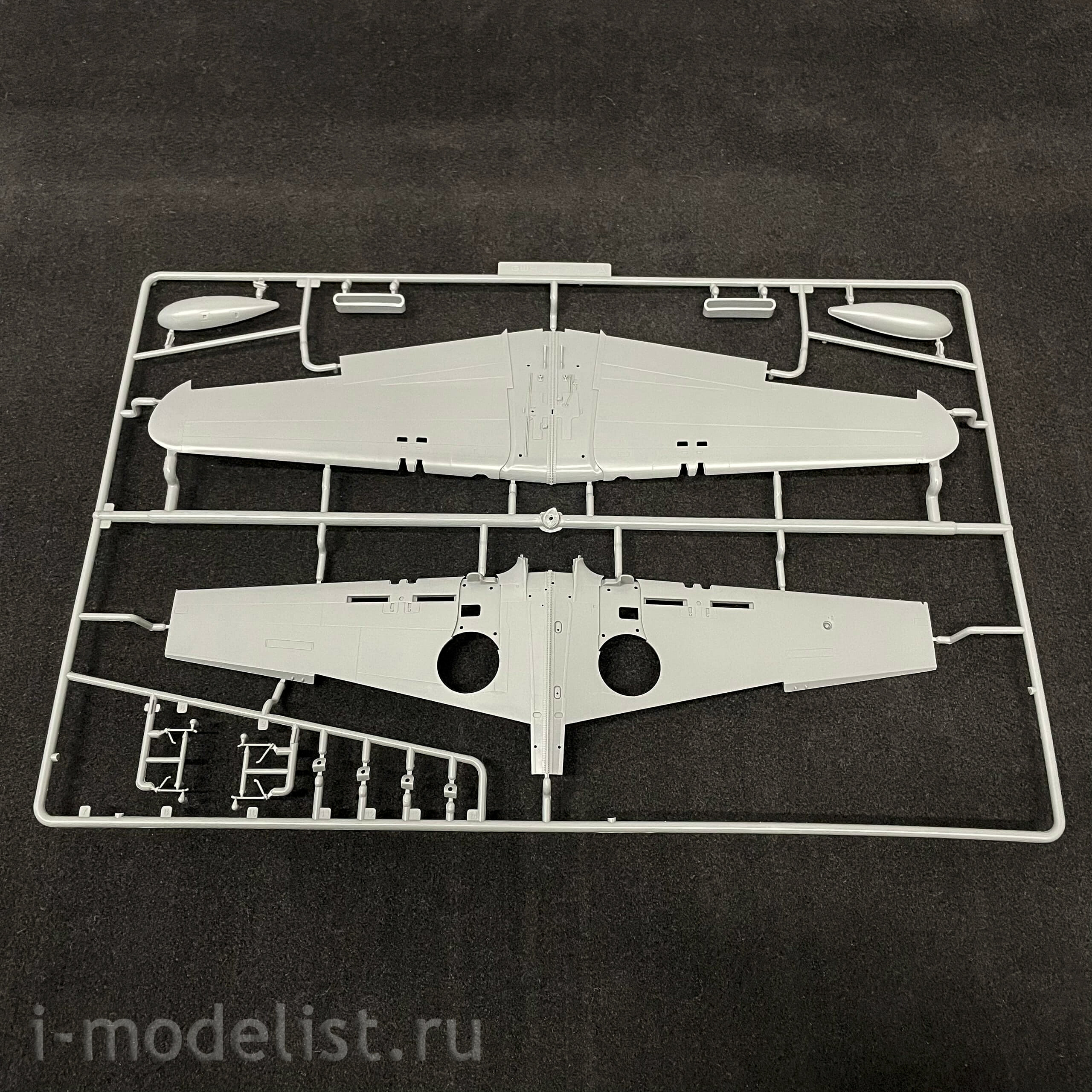 L3202 Great Wall Hobby 1/32 Fighter Curtiss Warhawk P-40B USAAF 