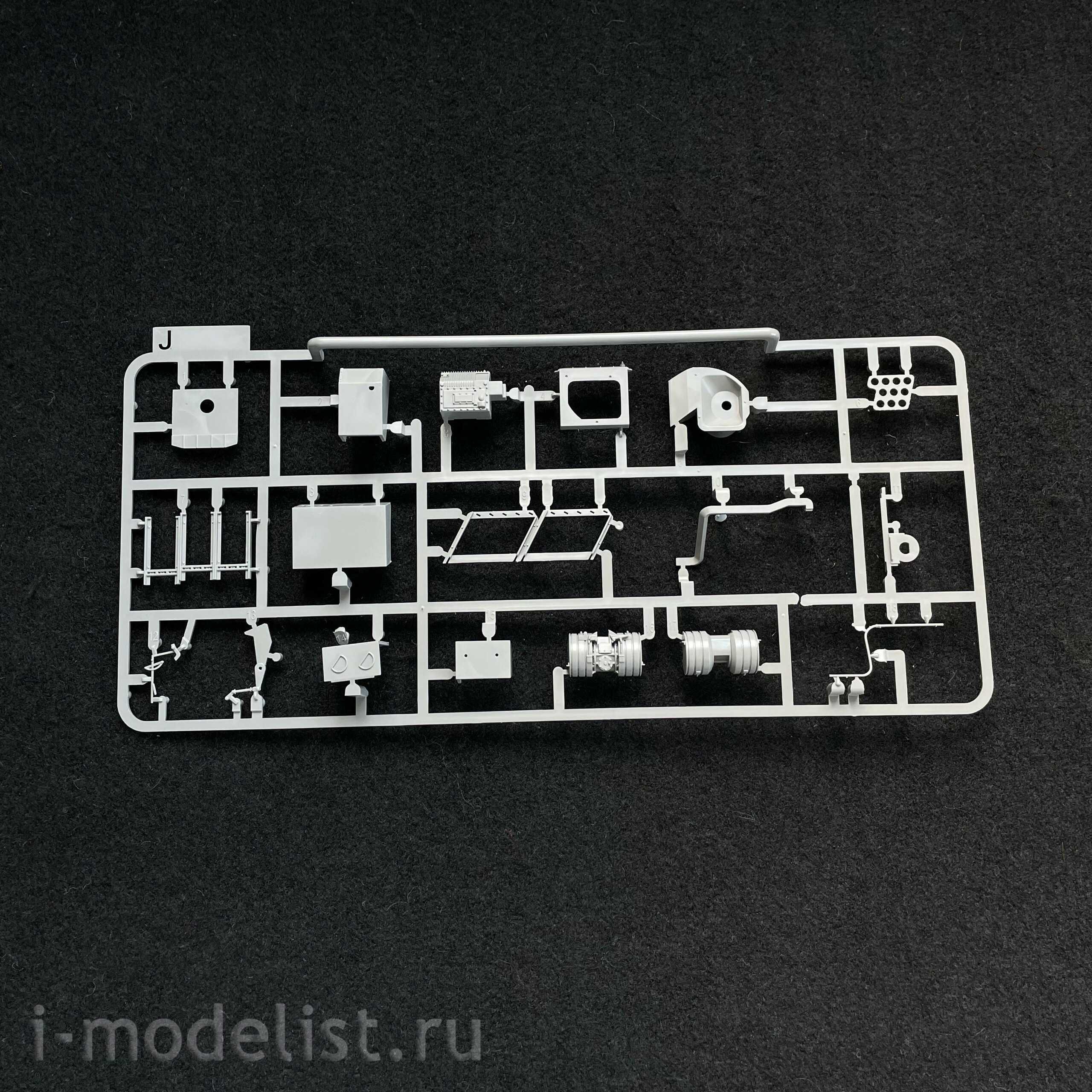 2170 Takom 1/35 German self-propelled gun Jagdpanzer 38(t) Hetzer (early)