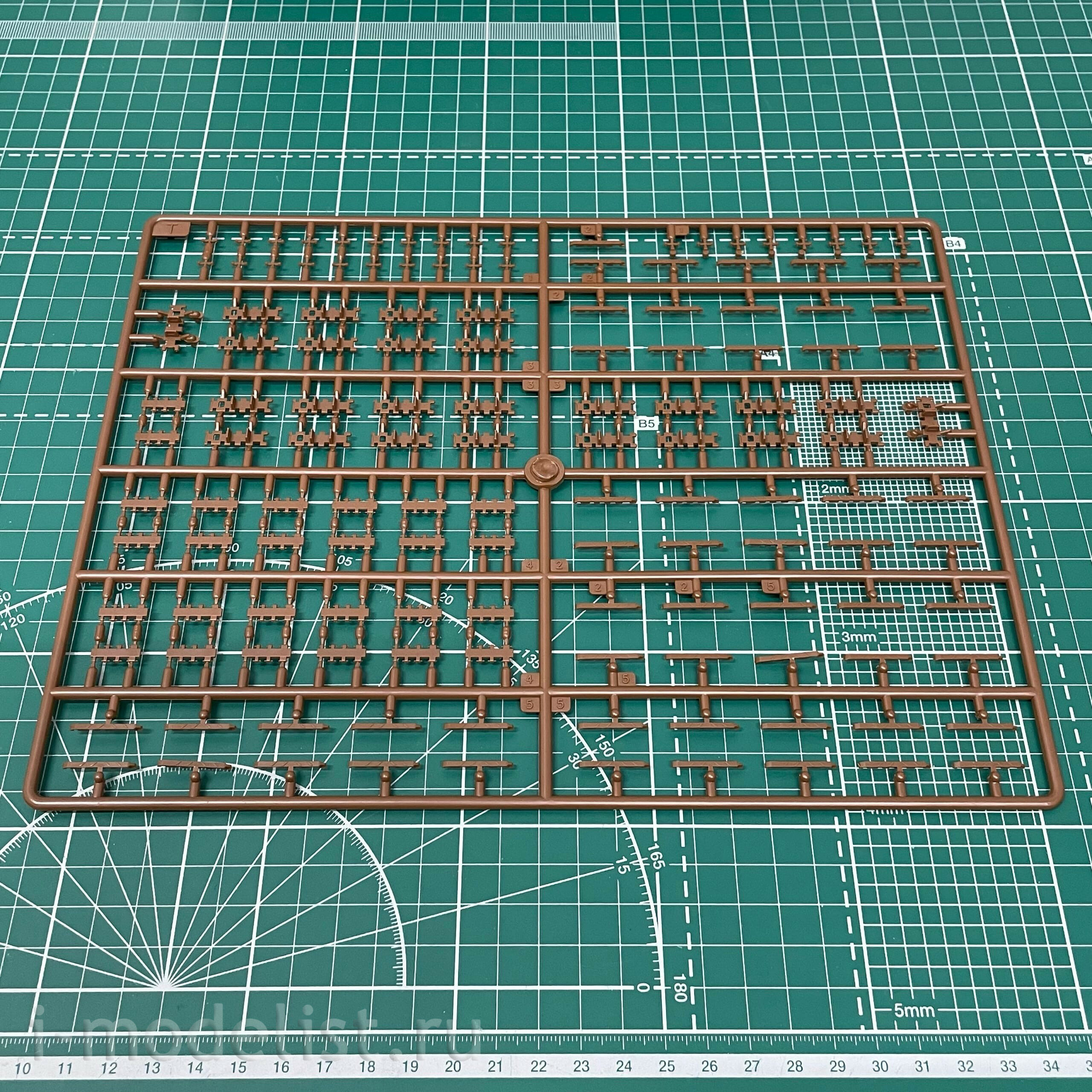 35A018 Amusing Hobby 1/35 Panther II
