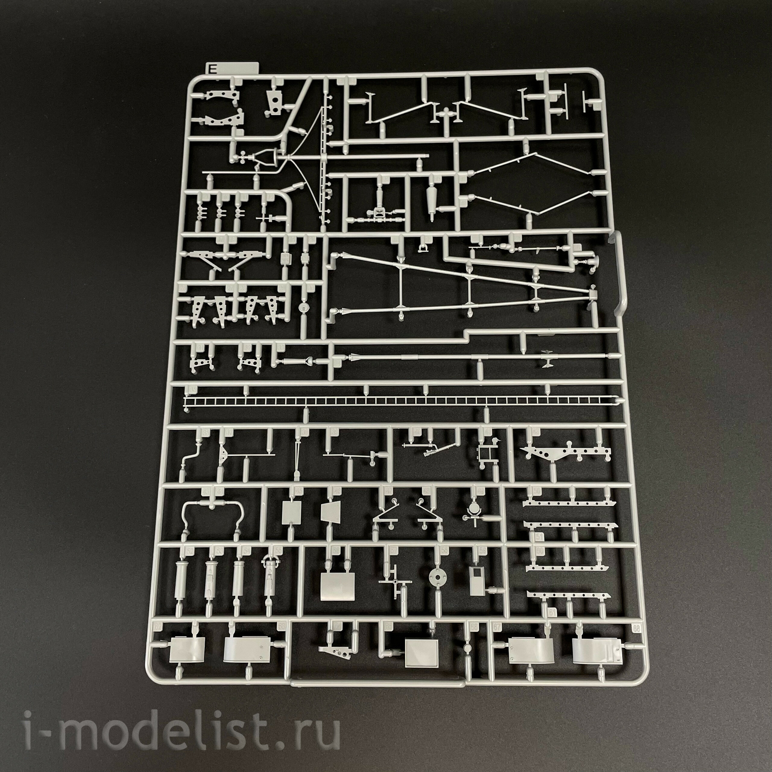 5023 Takom 1/72 Japanese aircraft carrier Akagi (upper part of the flight deck)