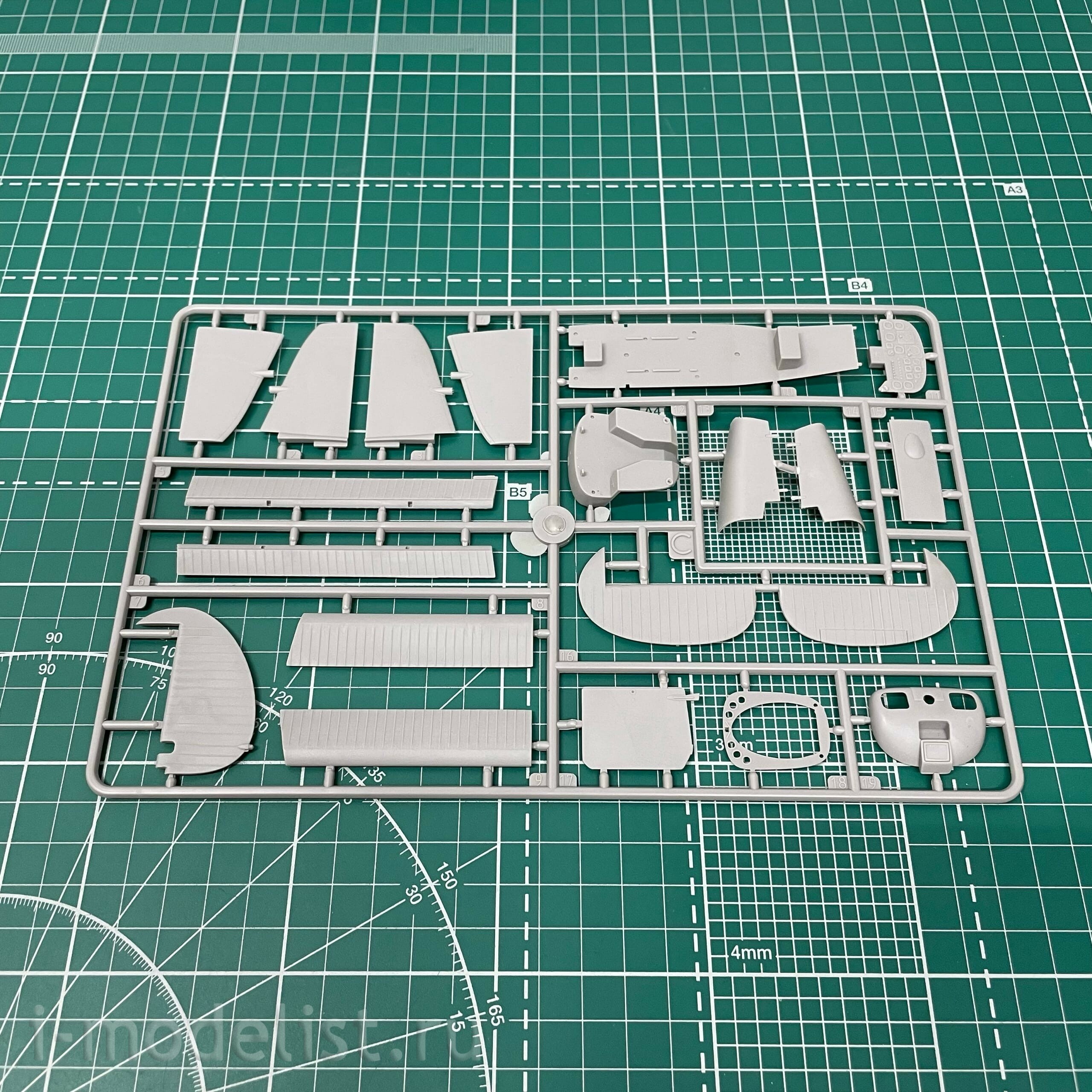 627 Roden 1/32 Aircraft O-1/L-19 Bird Dog 