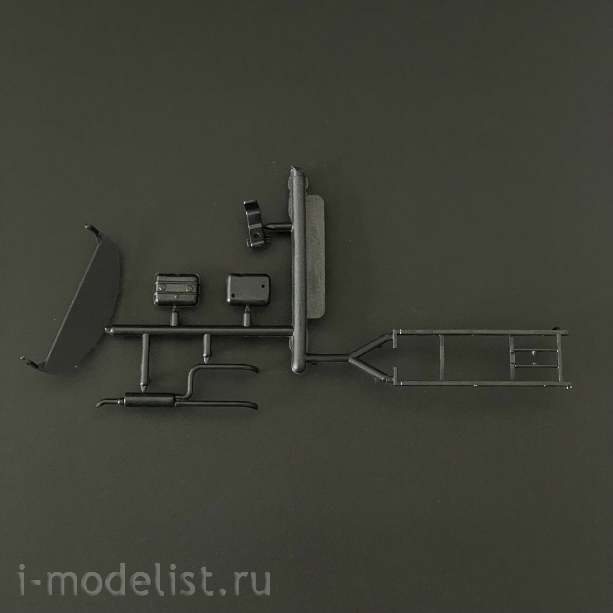 1522AVD AVD Models 1/43 MMZ-555 Car