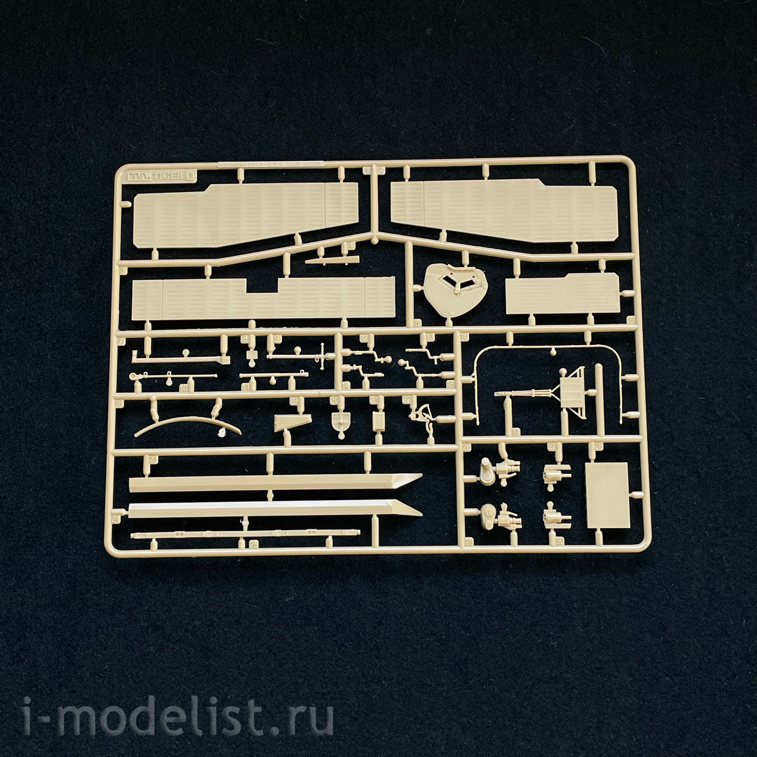 4613 Tiger Models 1/35 German Leopard II Revolution Battle Tank