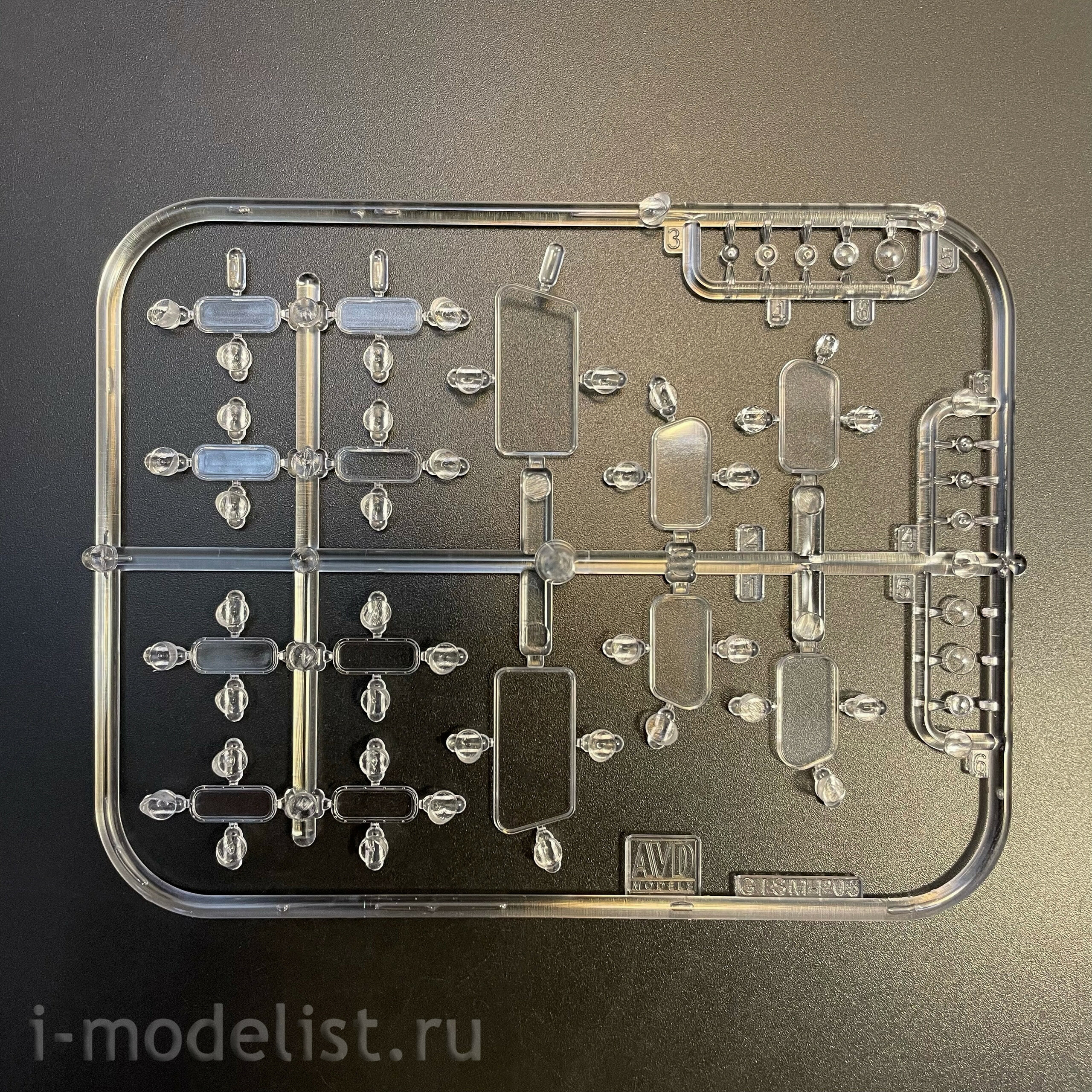 3506AVD AVD Models 1/35 Pre-order  Гусеничный транспортер-снегоболfromоход ГТ-СМ
