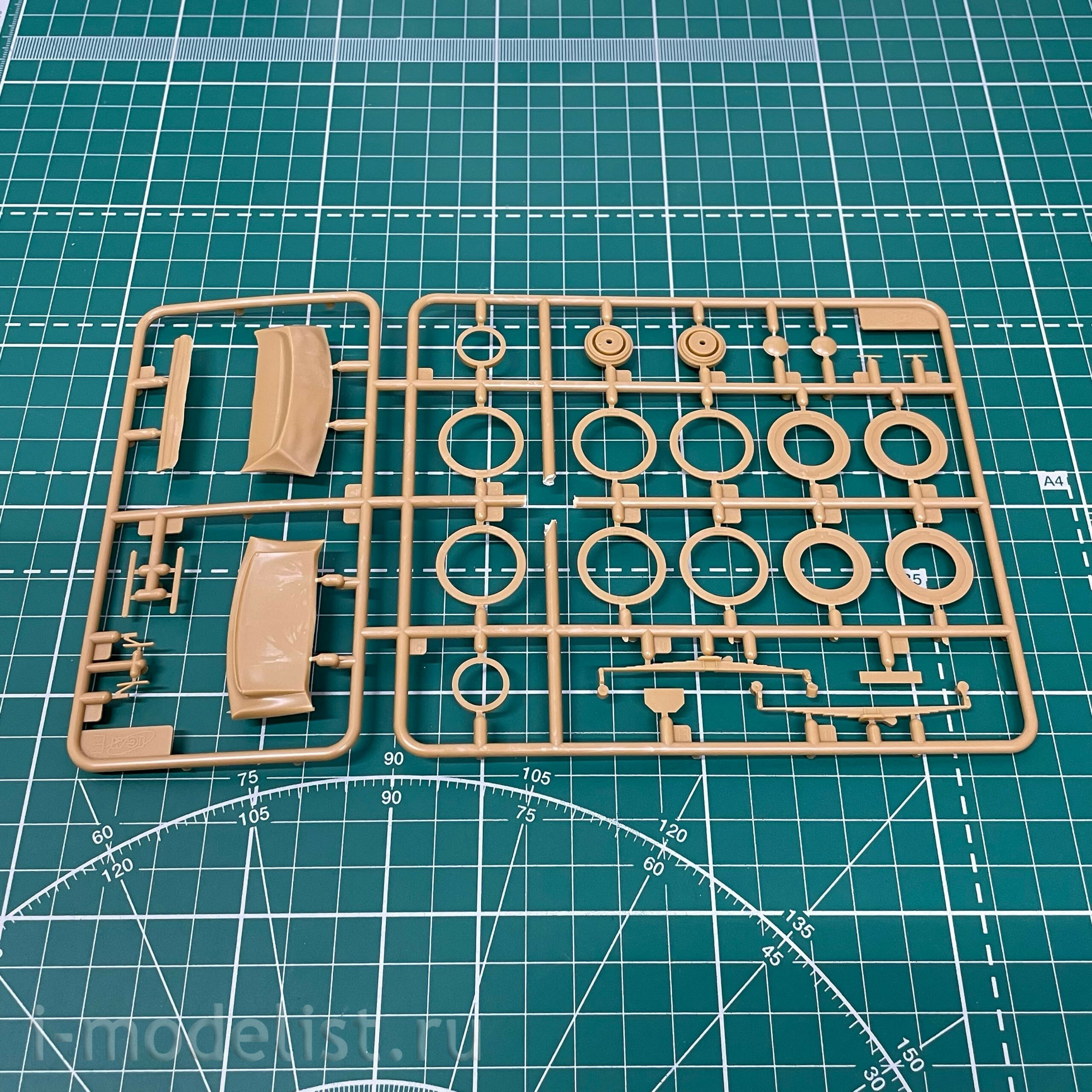 303551 Modeler 1/35 Convertible Opel 
