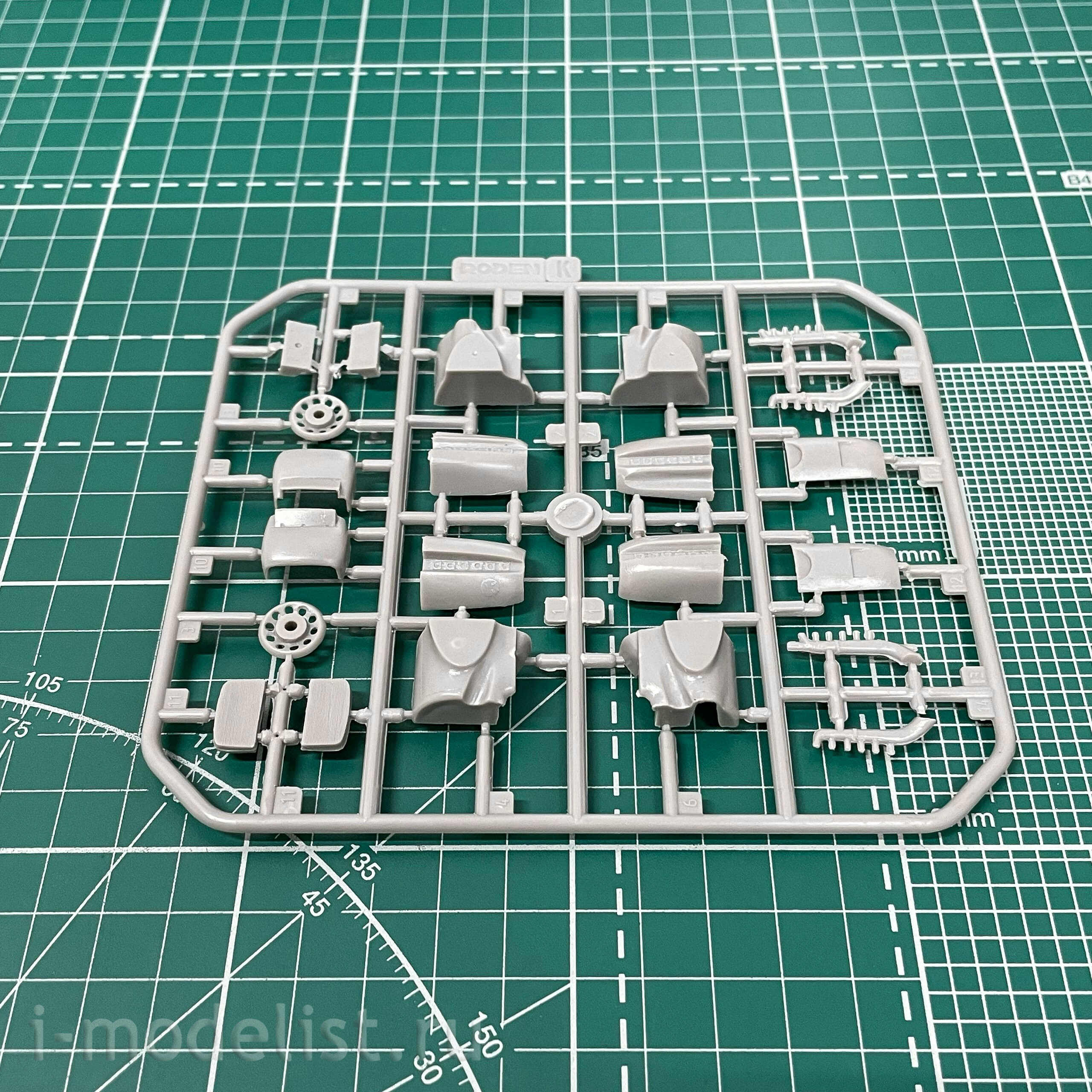 027 Roden 1/72 Heinkel 111e Aircraft