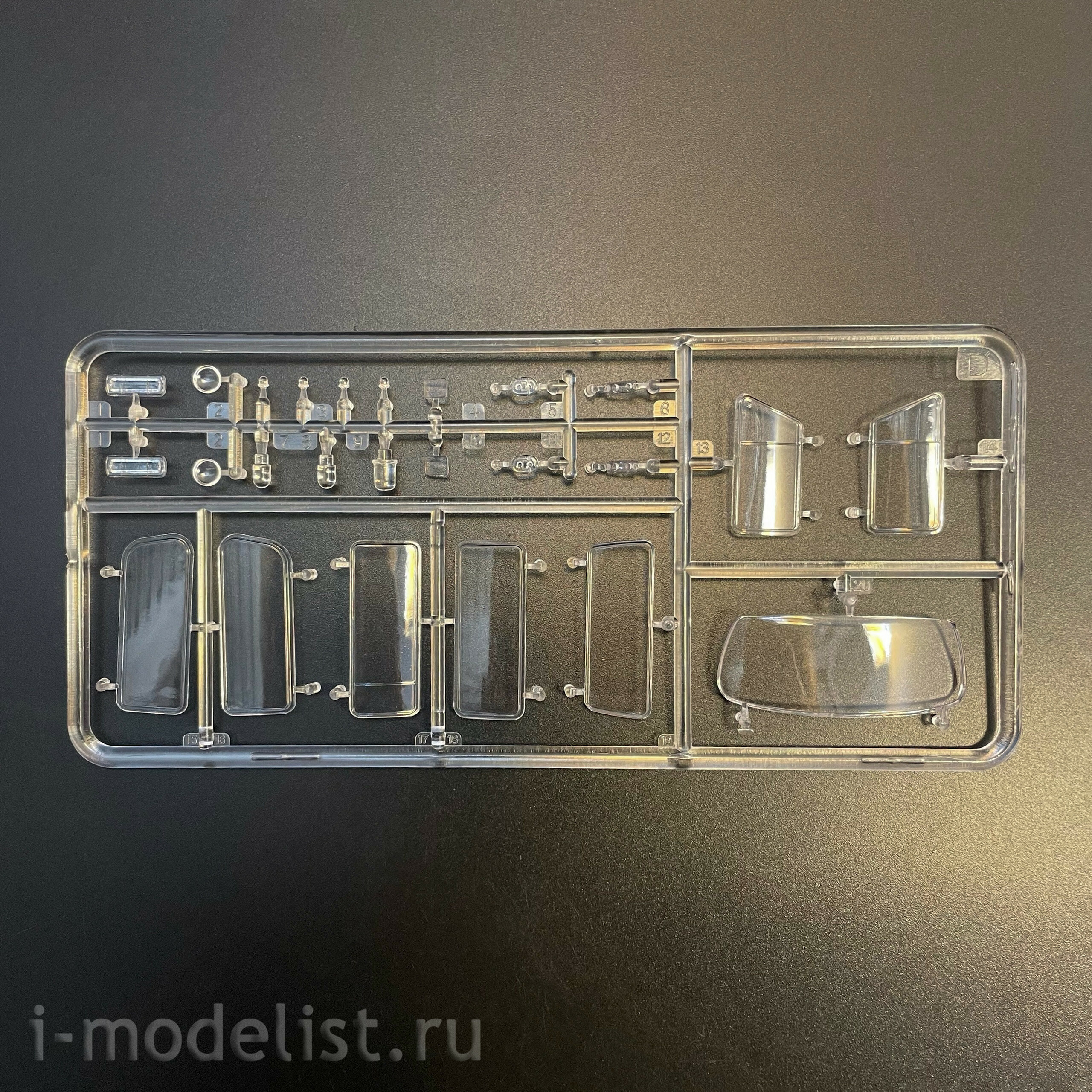 AK35023 AK Interactive 1/35 Фургон T2 1967 года общественное обслуживание