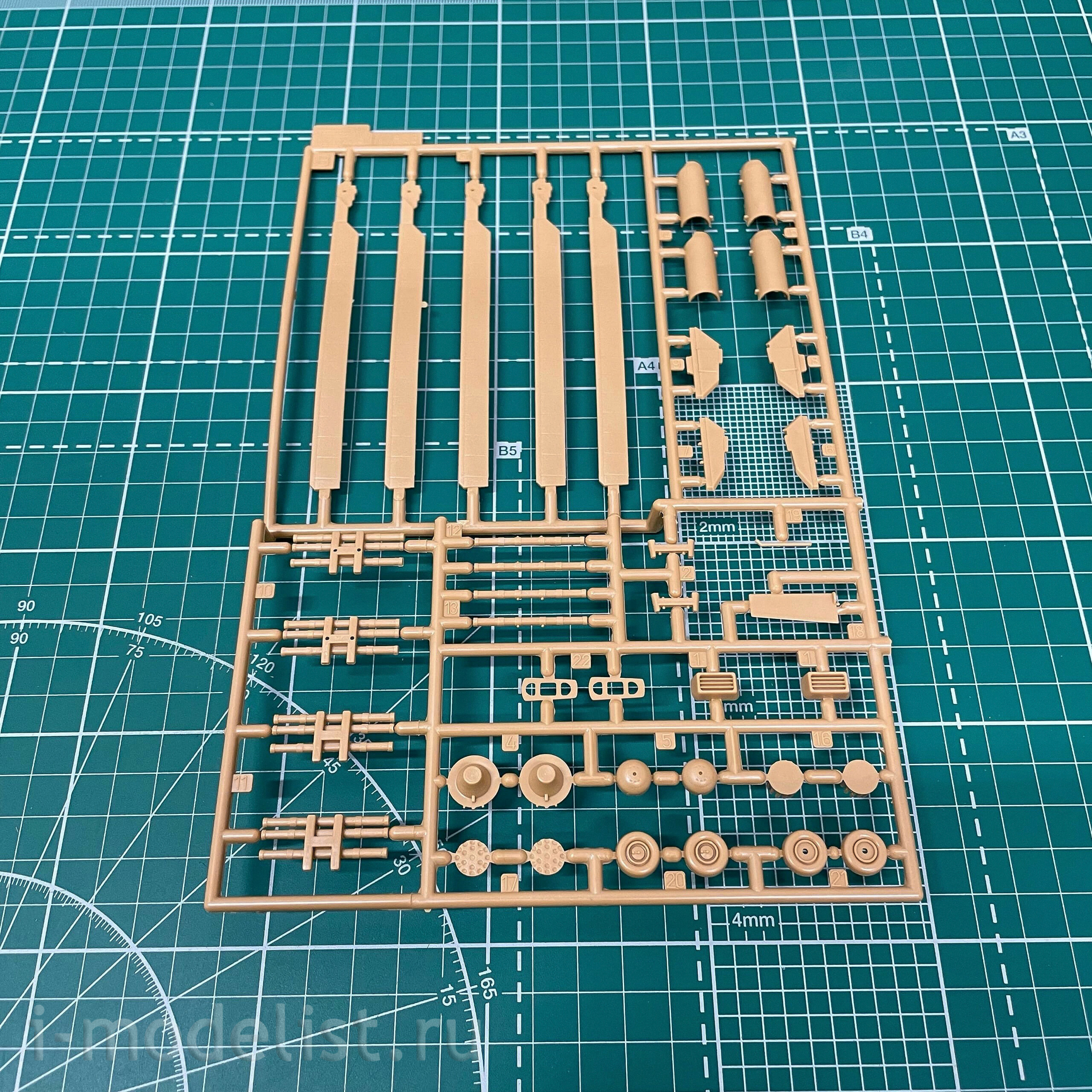 7246 Zvezda 1/72 Russian attack helicopter 