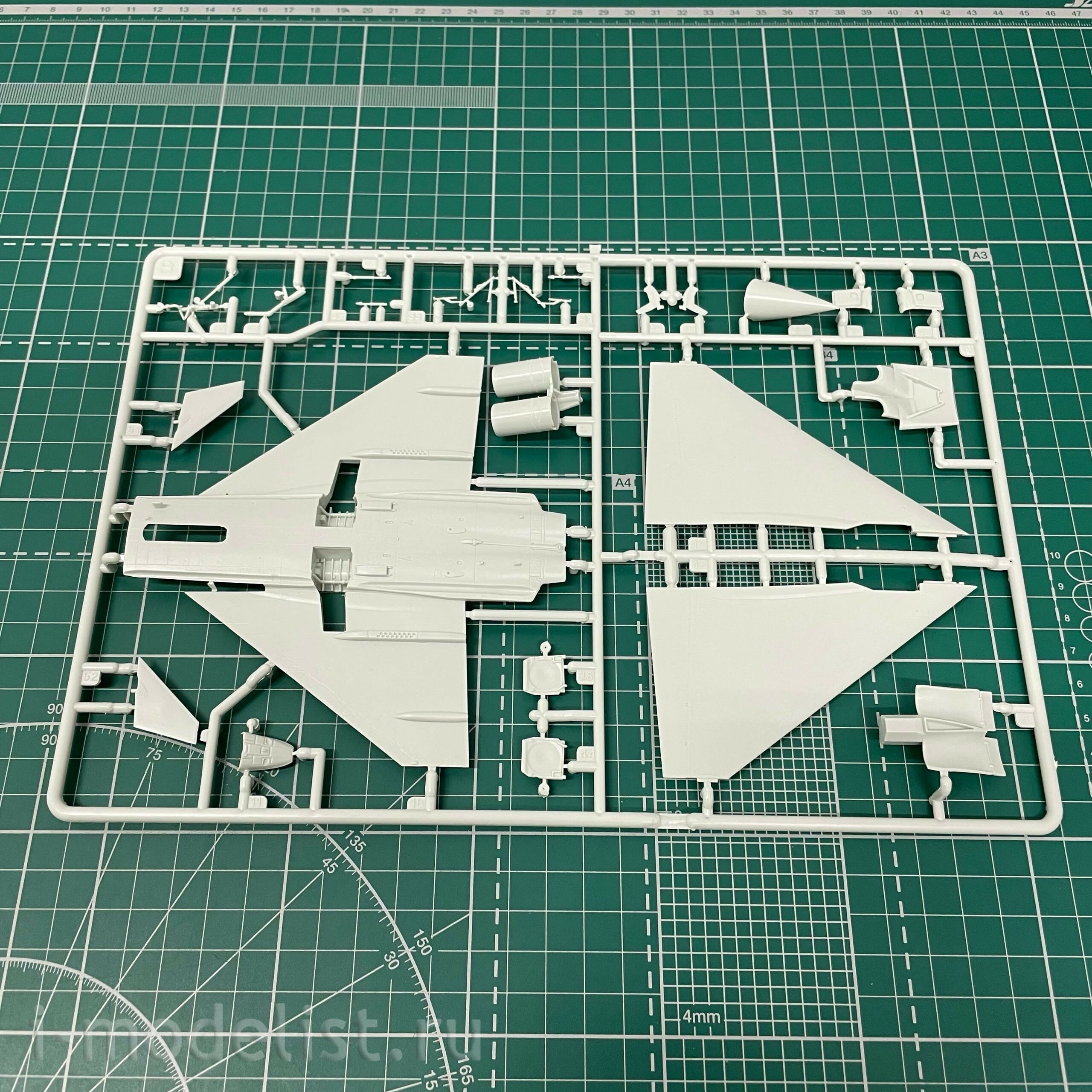 03900 Revell 1/72 100 years RAF: Eurofighter Typhoon