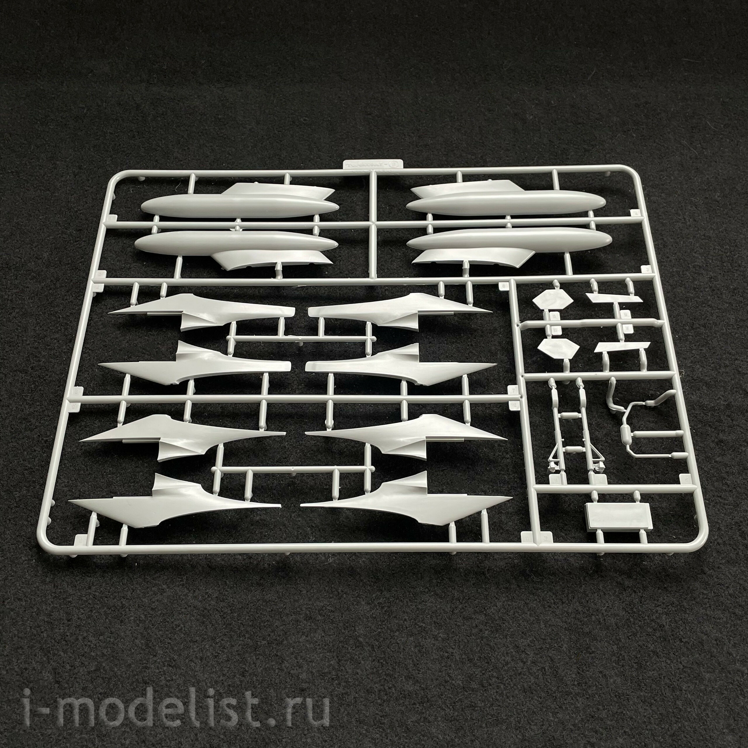 UA72211 Modelcollect 1/72 American Strategic bomber Stratofortress B-52H
