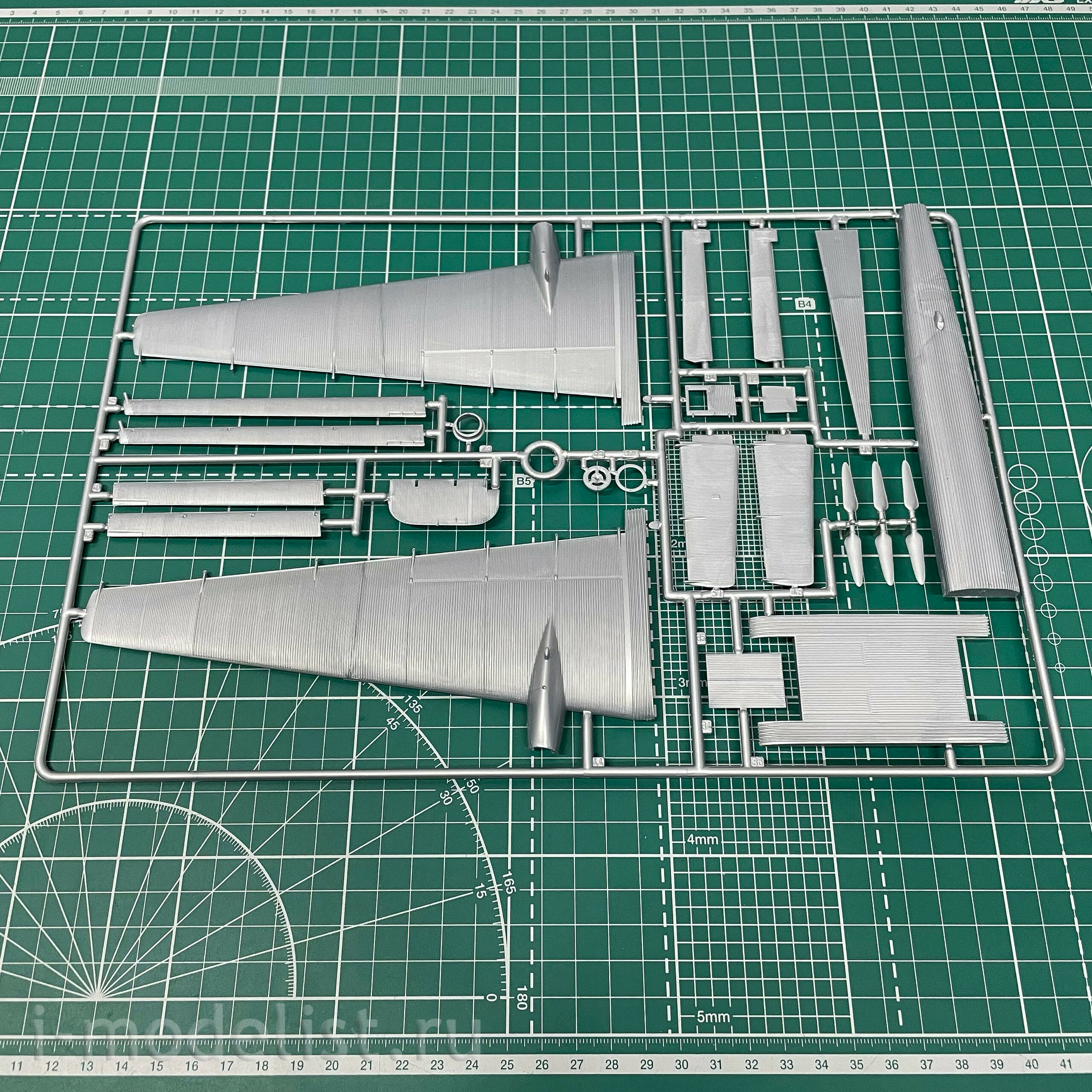 04975 Revell 1/72 Junkers Ju-52/3m Civil