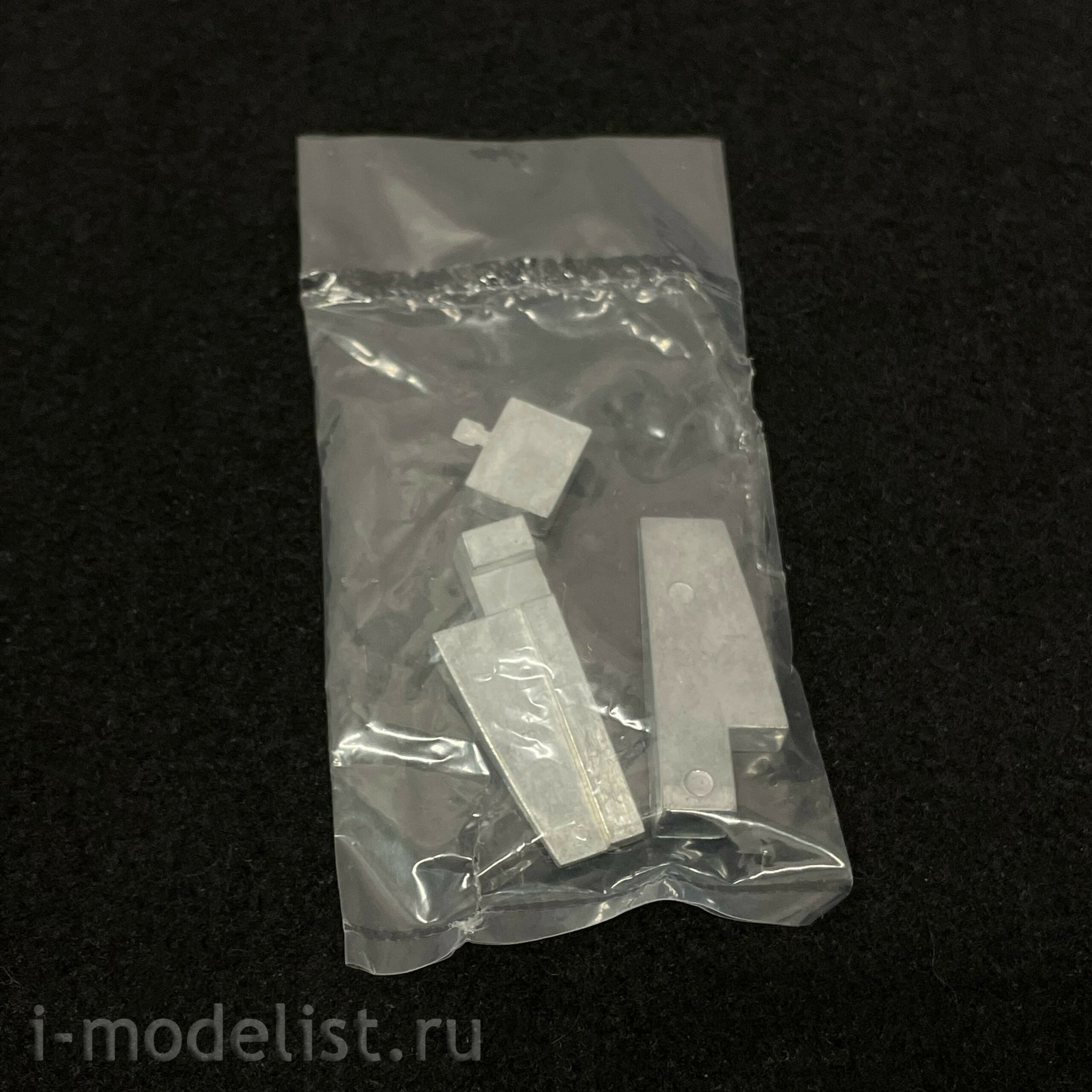 83208 HobbyBoss 1/32 F-84G Thunderjet Fighter