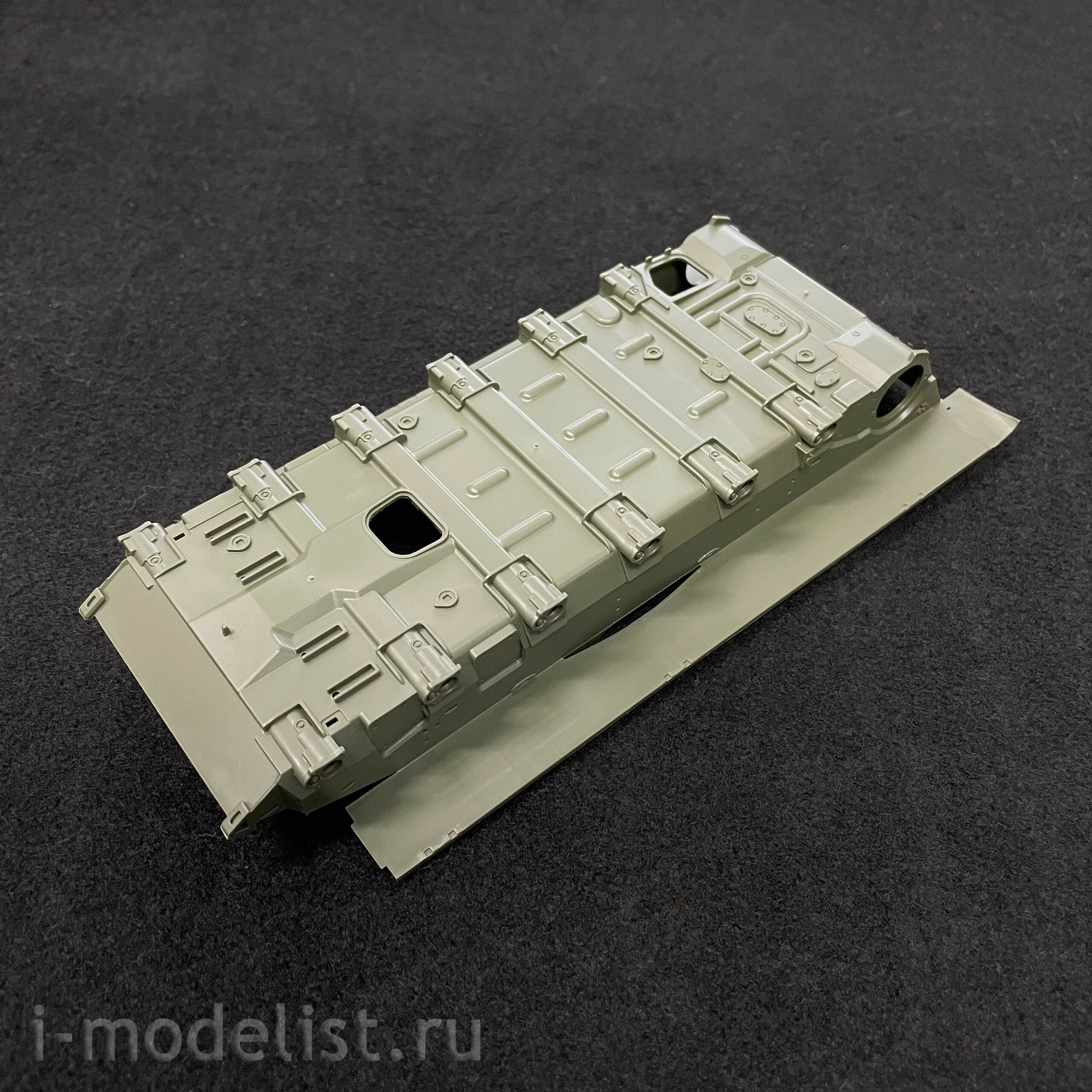 35A053 Amusing Hobby 1/35 Russian T-90A and Uran-9 tank (2 in 1) (under license from UVZ)