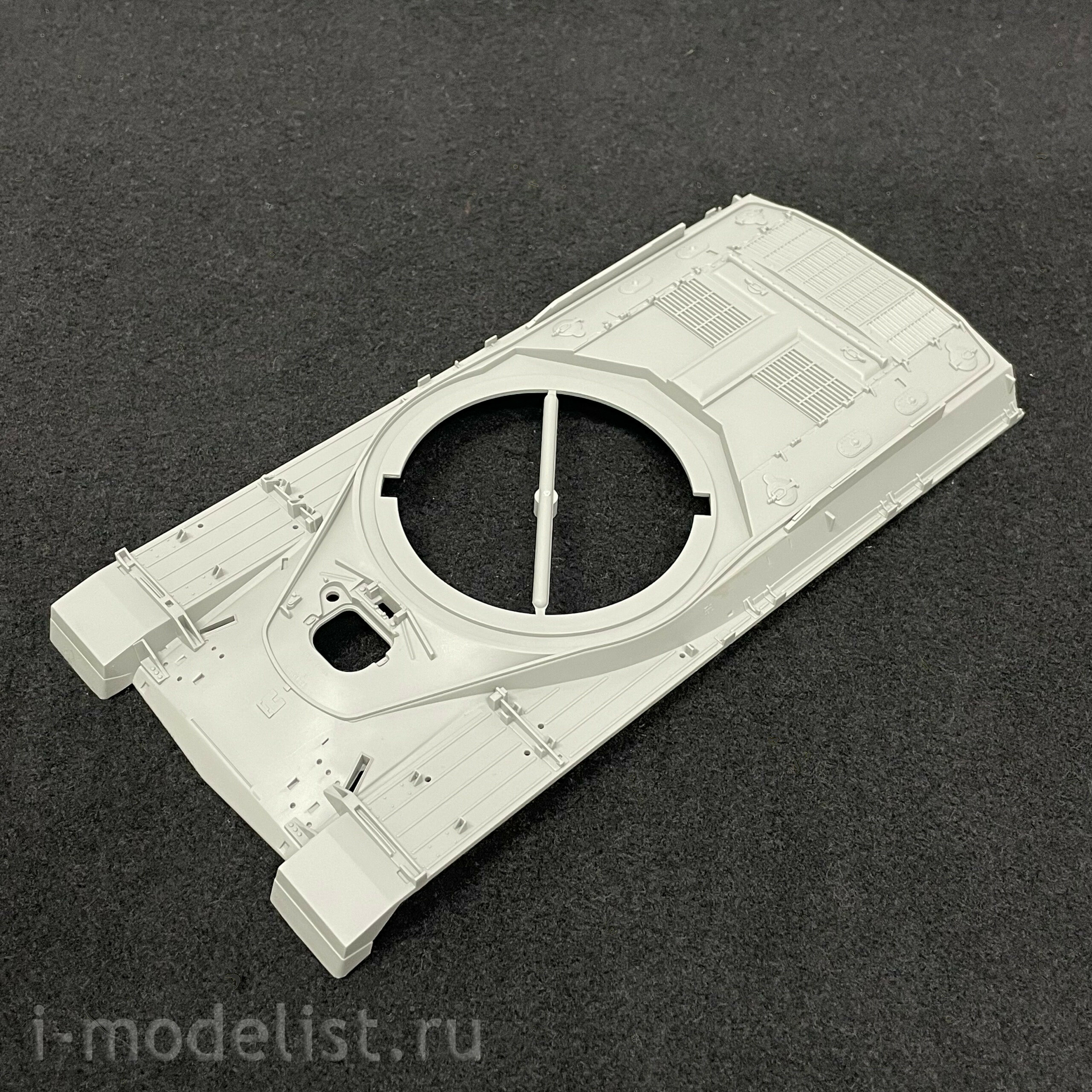 2027 Takom 1/35 BRITISH MAIN BATTLE TANK CHIEFTAIN Mk.5/P 
