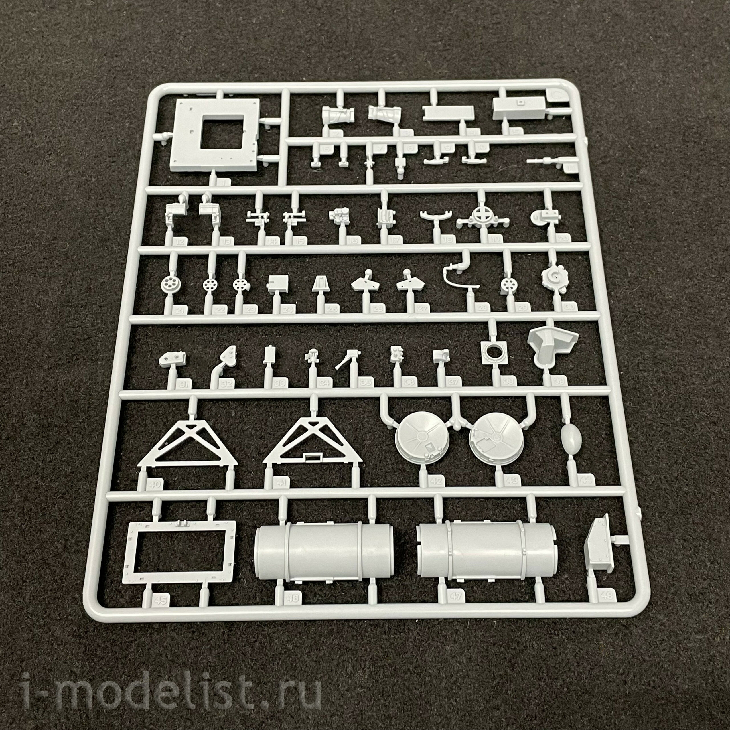 35007 RPG-Model 1/35 Mark 15 Phalanx CIWS Naval Anti-aircraft Artillery System with Additional Armor