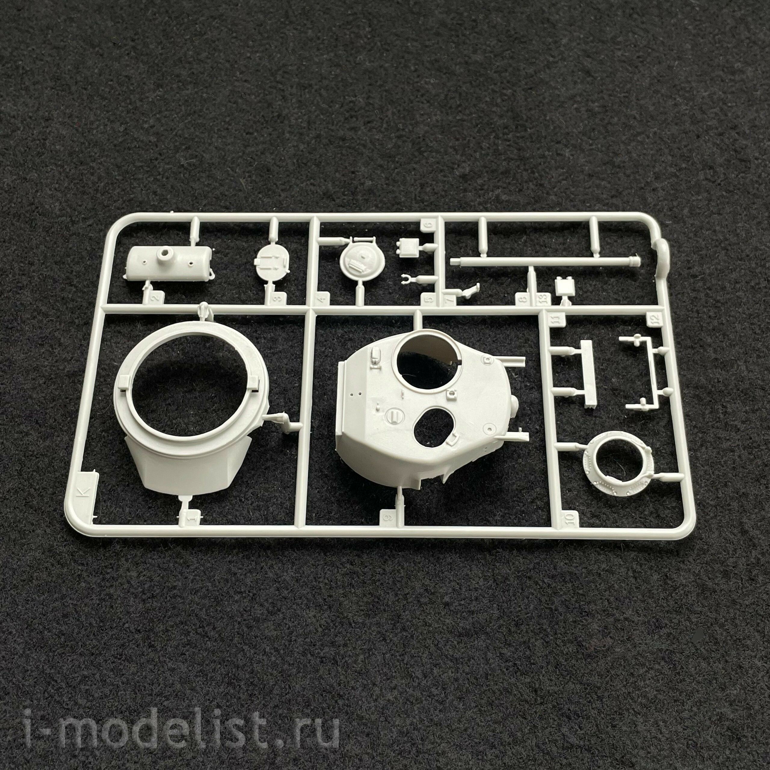 HobbyBoss 1/48 84805 U. S M4A3 76 (W) Tank
