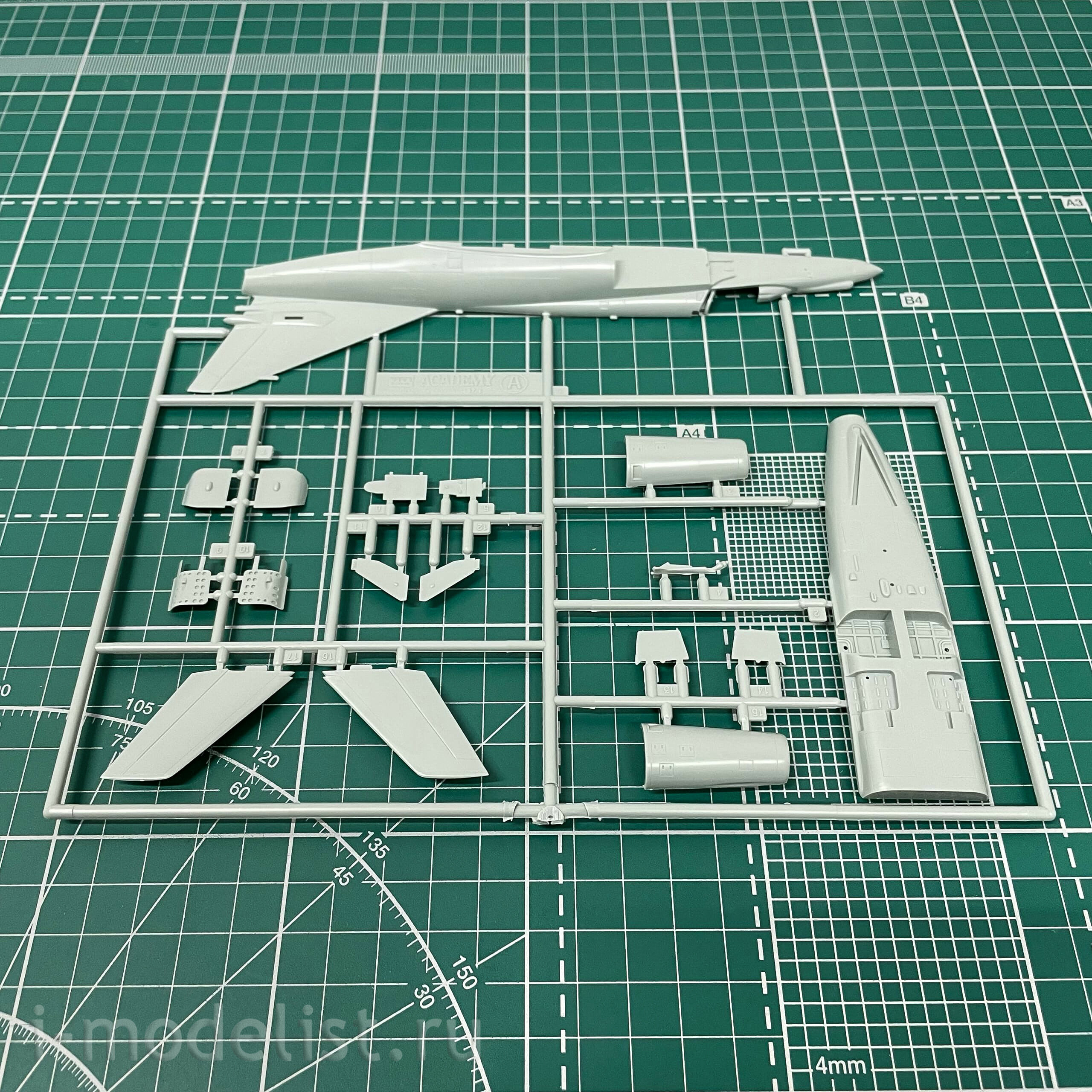 207215 Modelist 1/72 aircraft carrier-based 