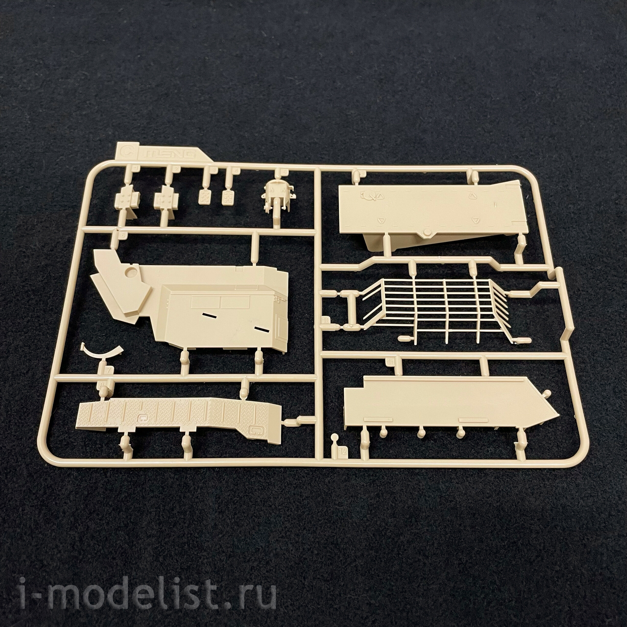 SS-008 Meng 1/35 Israel heavy armored personnel carrier Achzarit Late (with full interior)