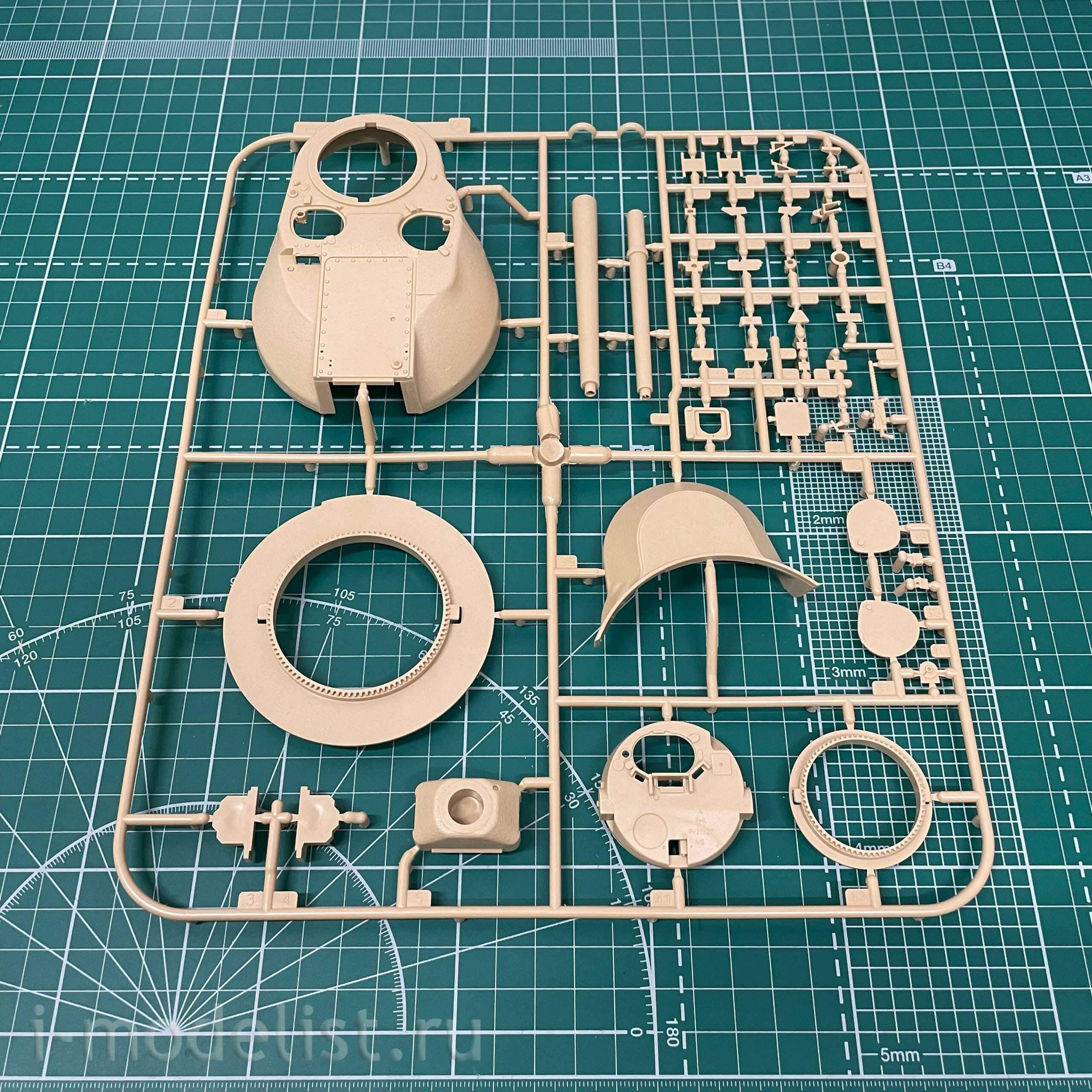 35A034 Amusing Hobby 1/35 FV217 BADGER