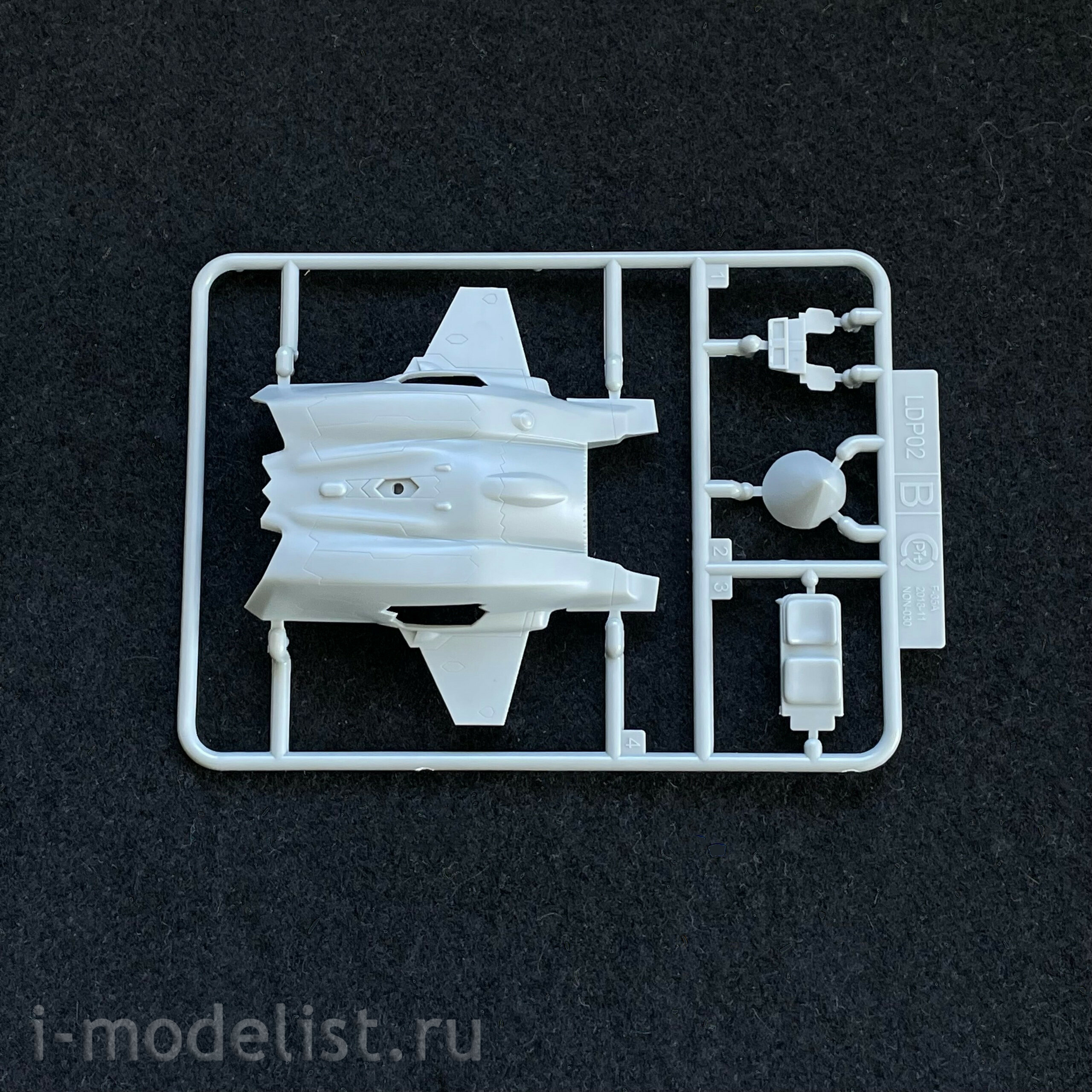 GQ001 Great Wall Hobby Assembly without glue USAF/RAAF f-35A Aircraft
