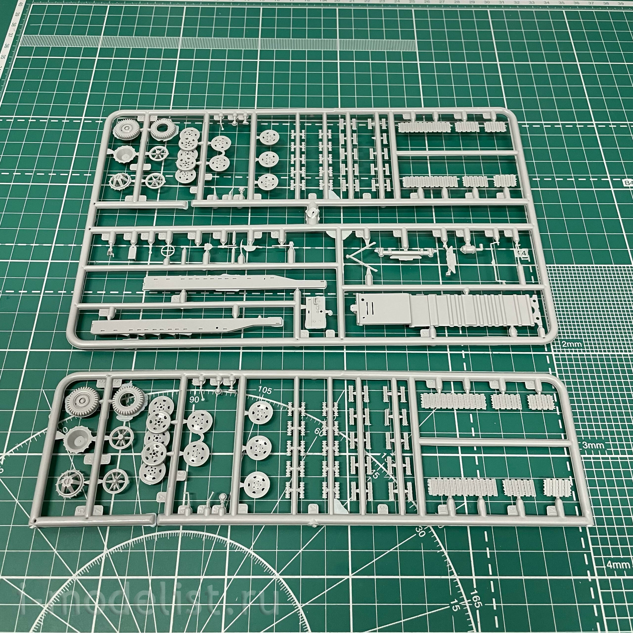 03264 Revell 1/72 German self-propelled MLRS world war II Panzerwerfer 42 auf sWS