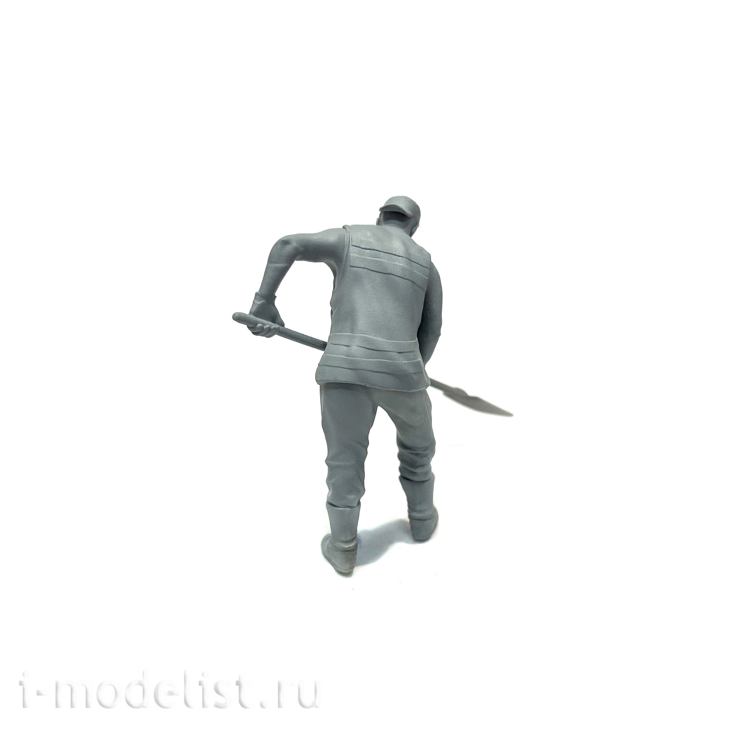 im35097 Imodelist 1/35 Figure of a road worker with a shovel for the model 3650 Zvezda