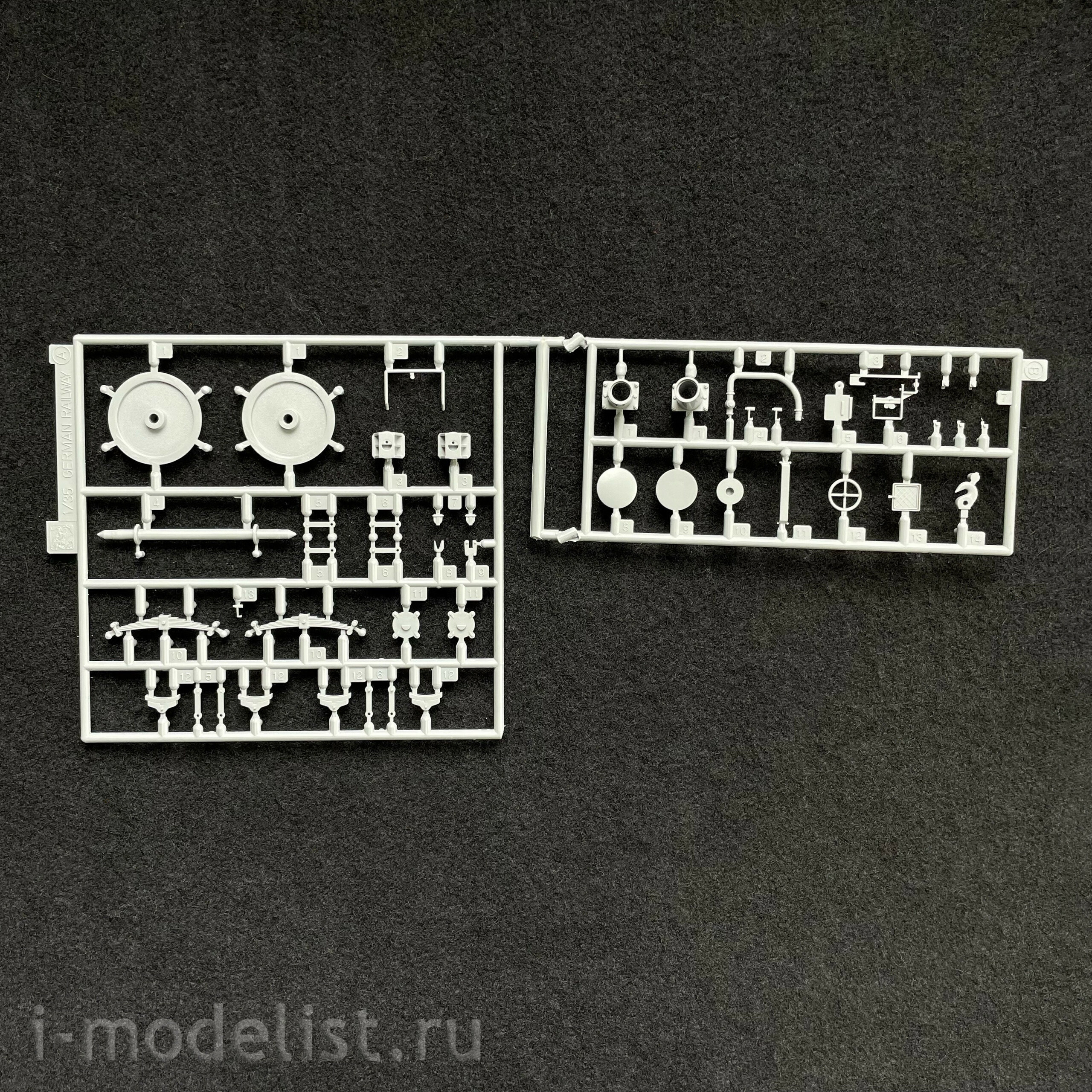 6085 Dragon 1/35 German Ommr type railway platform (2 axles) with crew