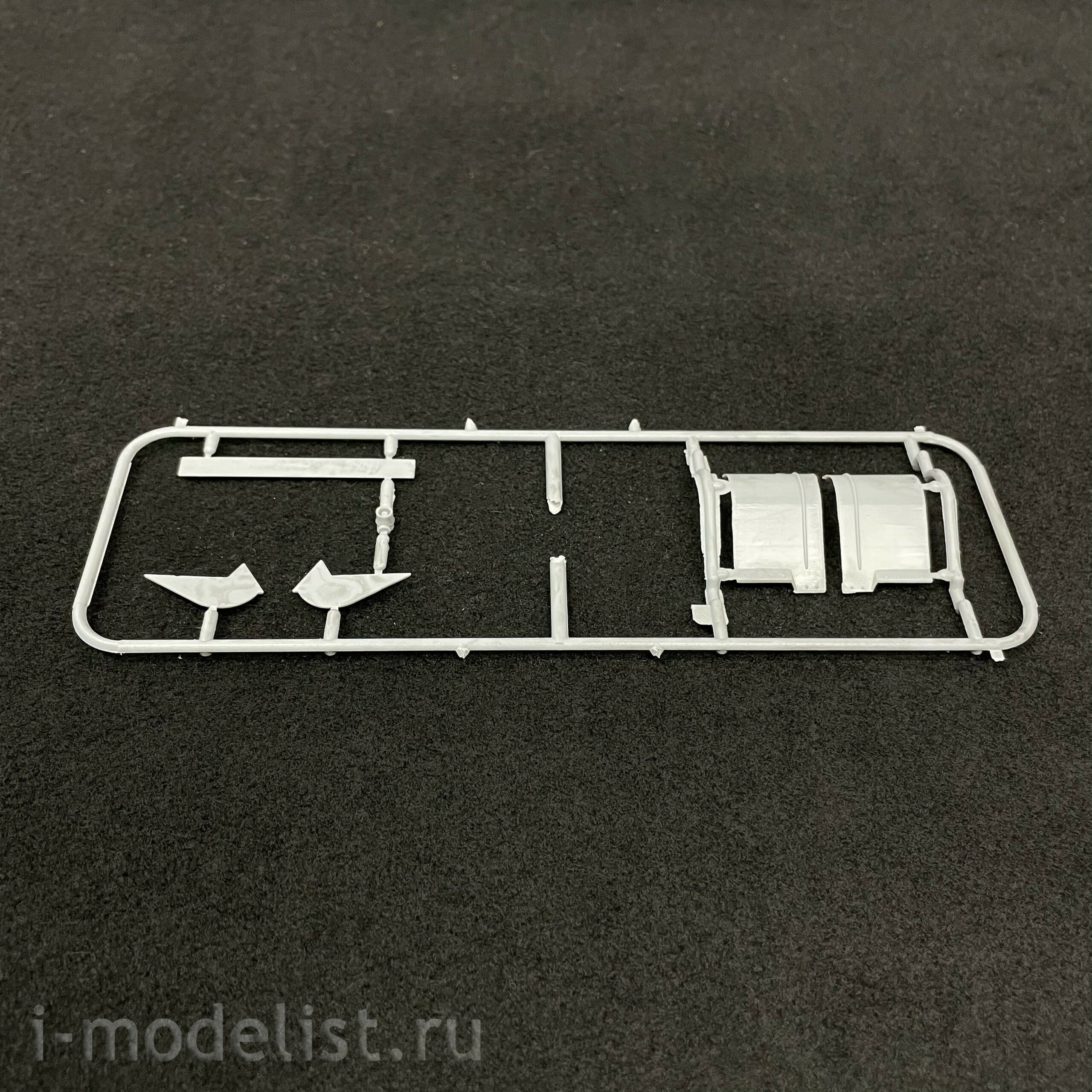 3527 Maket 1/35 Tank 34/85 of early releases of the plant №112 