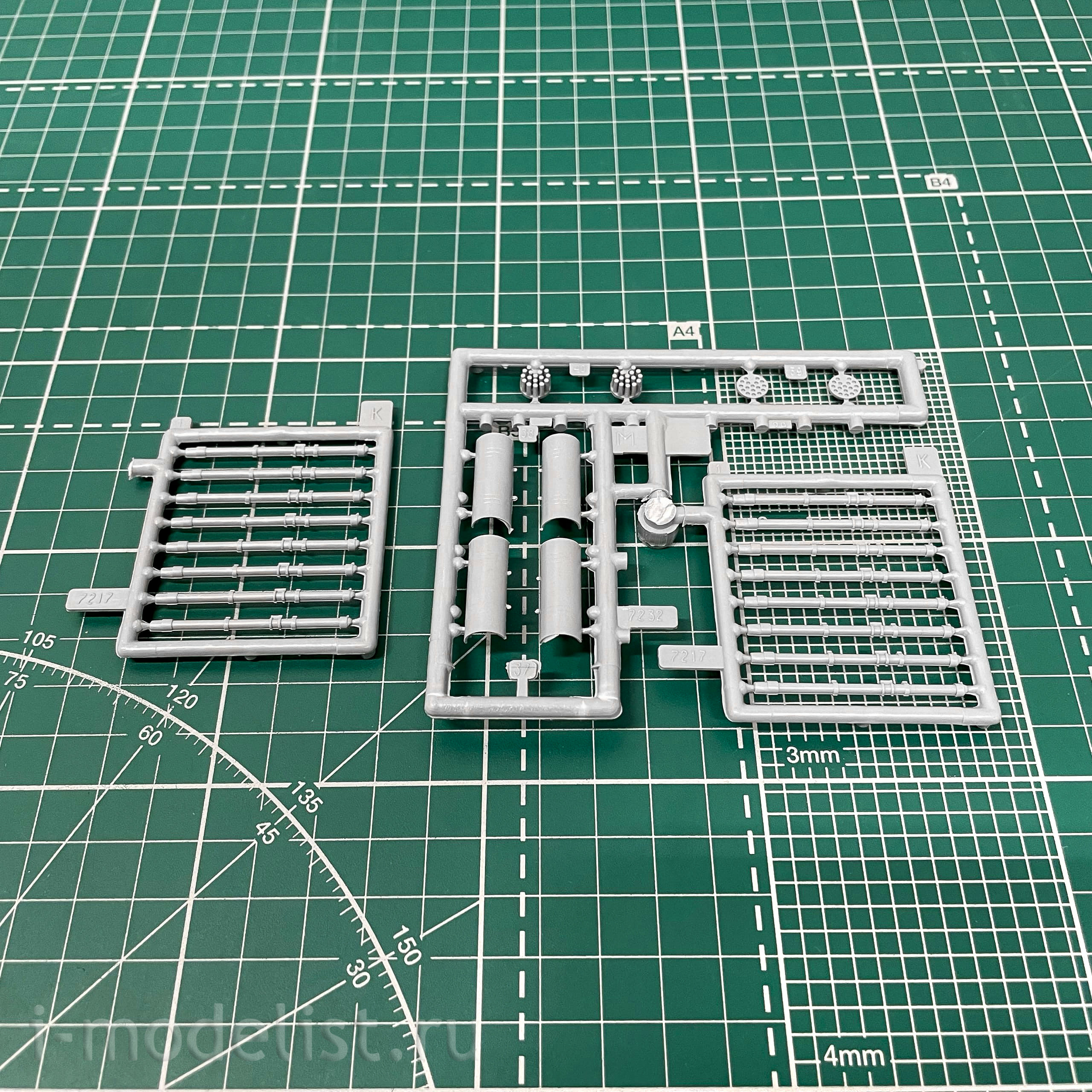 7272 Zvezda 1/72 Helicopter