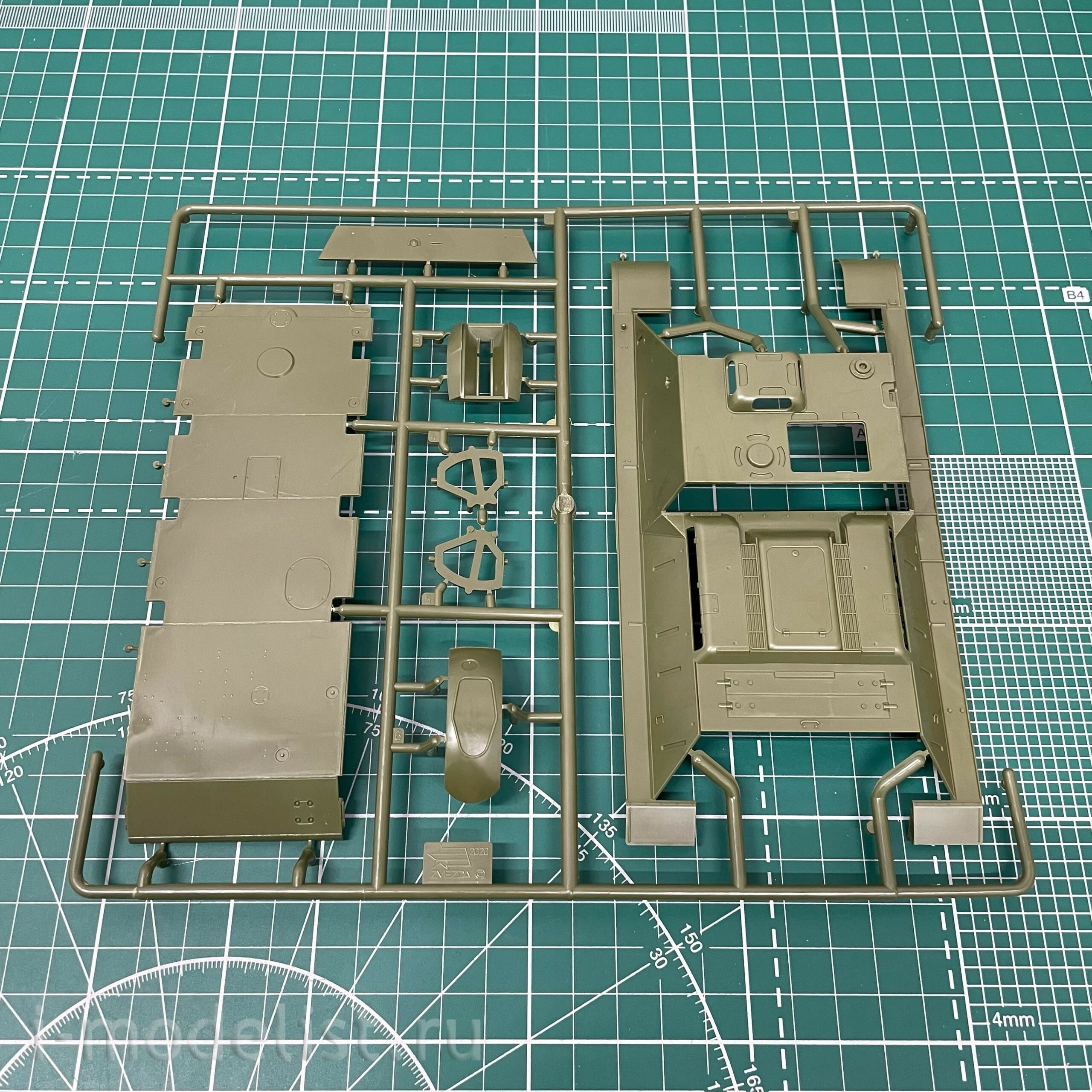 3691 Zvezda 1/35 Soviet su-122 tank destroyer