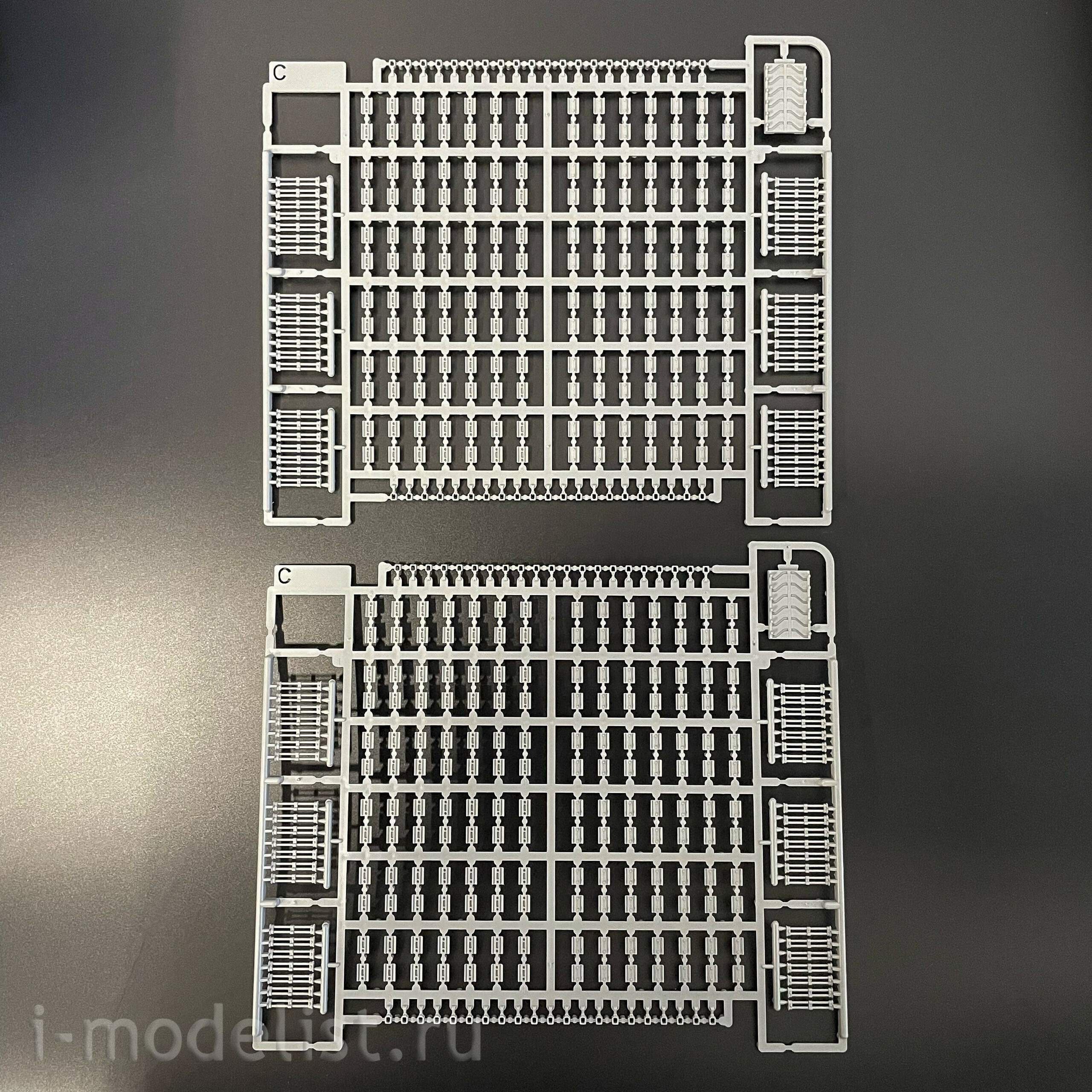 2205W Takom 1/35 Набор Sherman Box: M4A1 (76w) HVSS + M1 Super Sherman + фигура члена экипажа танка армии США в 1/16 масштабе