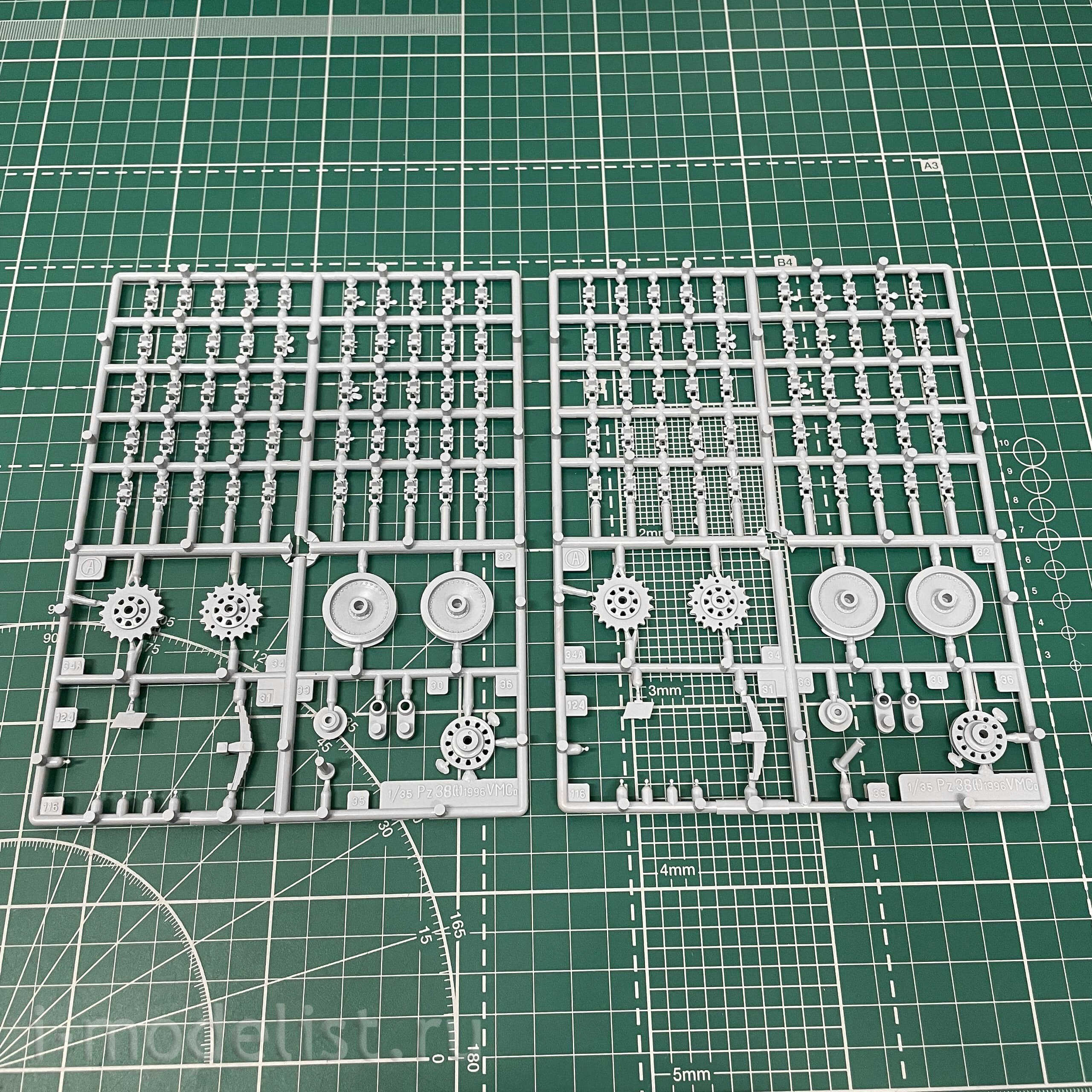 303522 Modeler 1/35 German self-propelled gun Grill