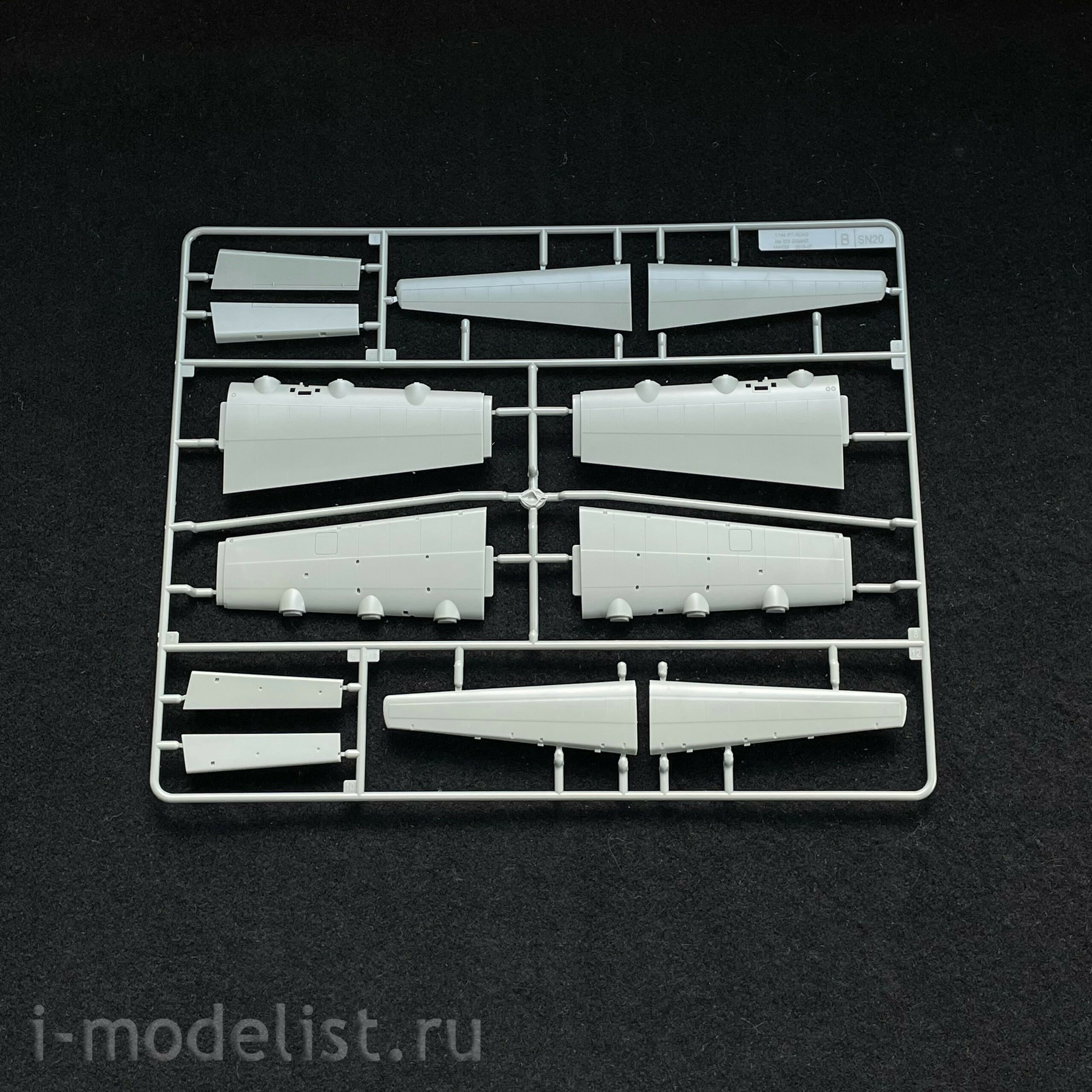 L1007 Great Wall 1/144 Me323 E-2 Gigant