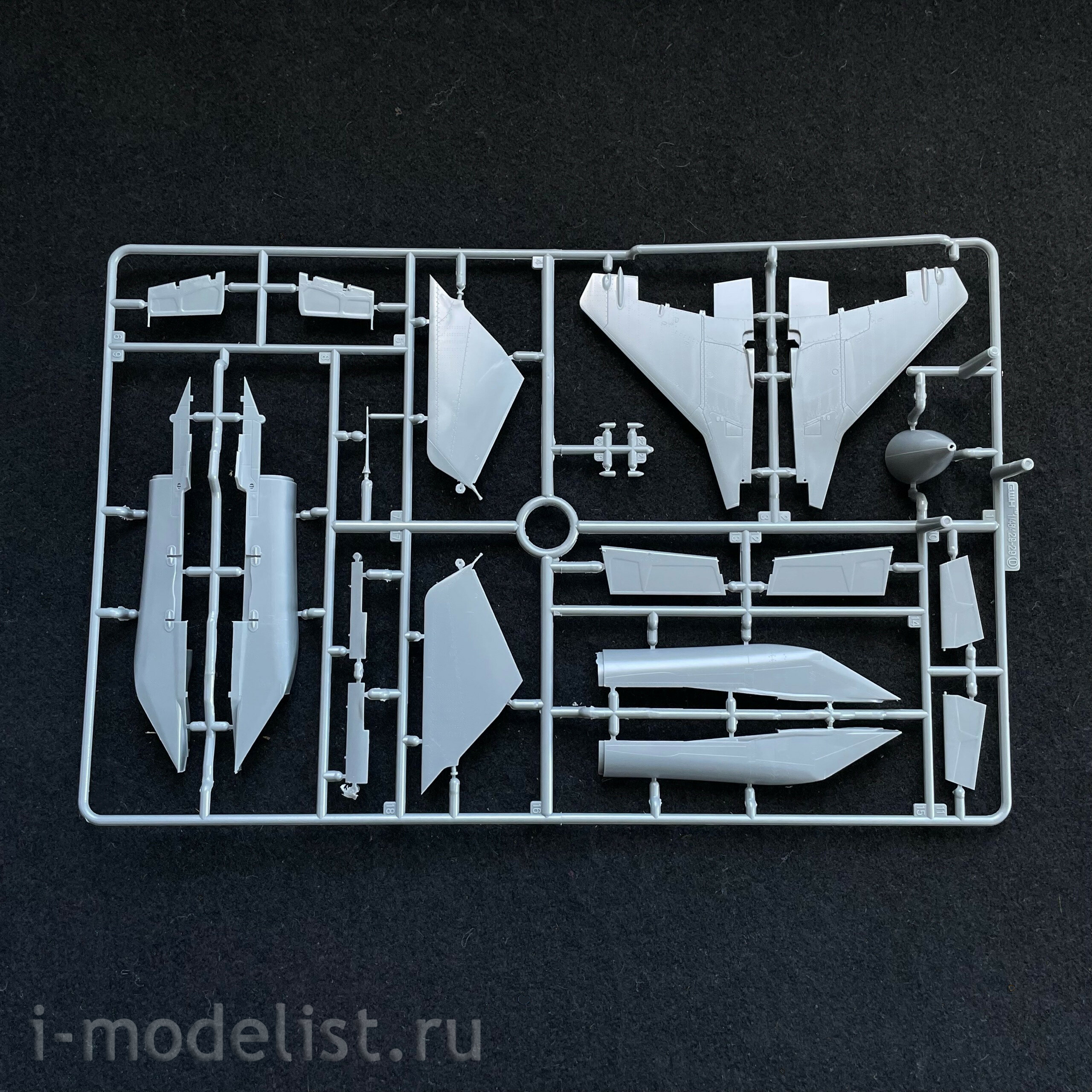 L4811 GWH 1/48 Aircraft M-29 9-12 Fulcrum A (Late) 
